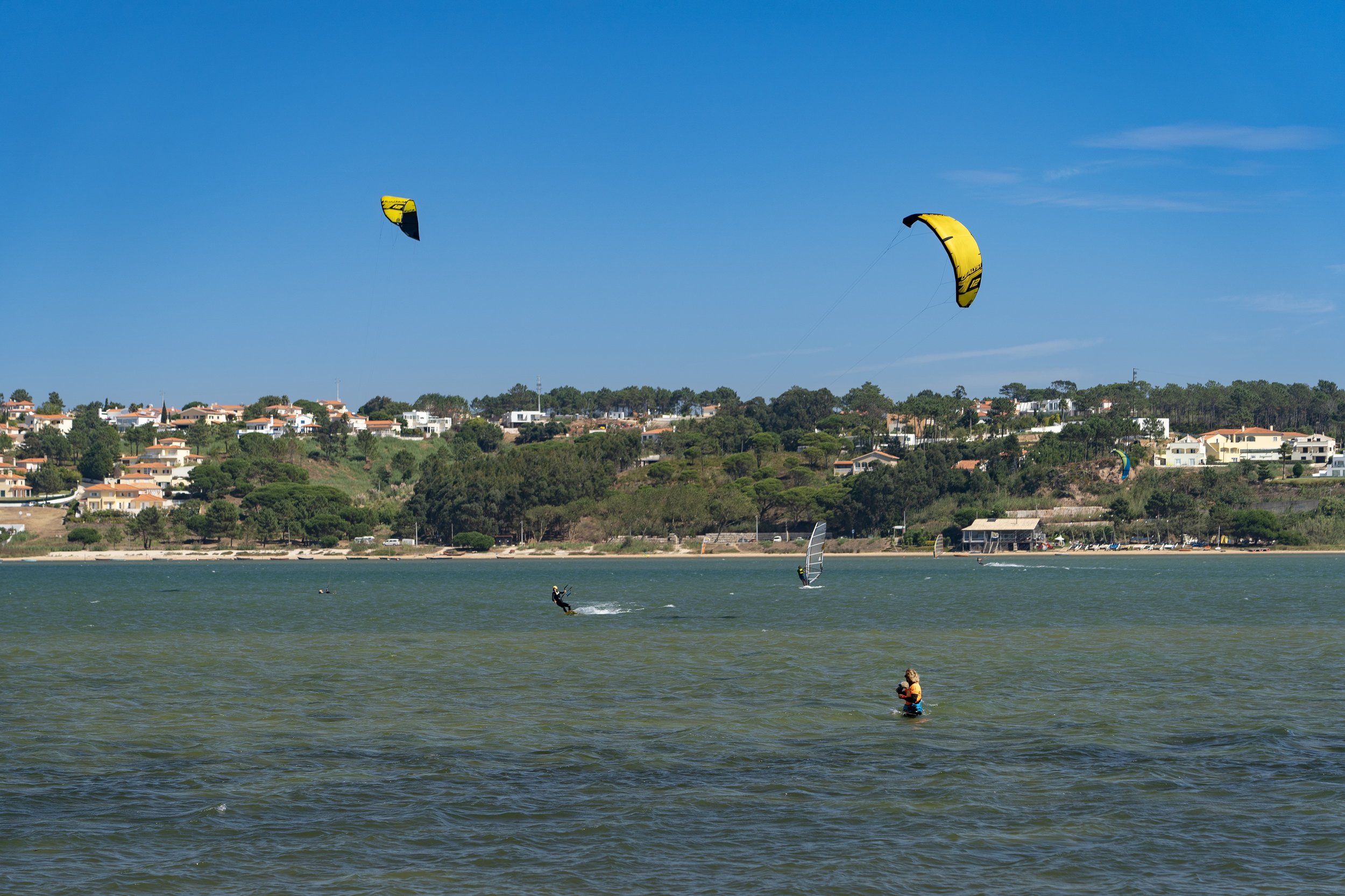 奥比多斯泻湖风筝冲浪营葡萄牙。jpg