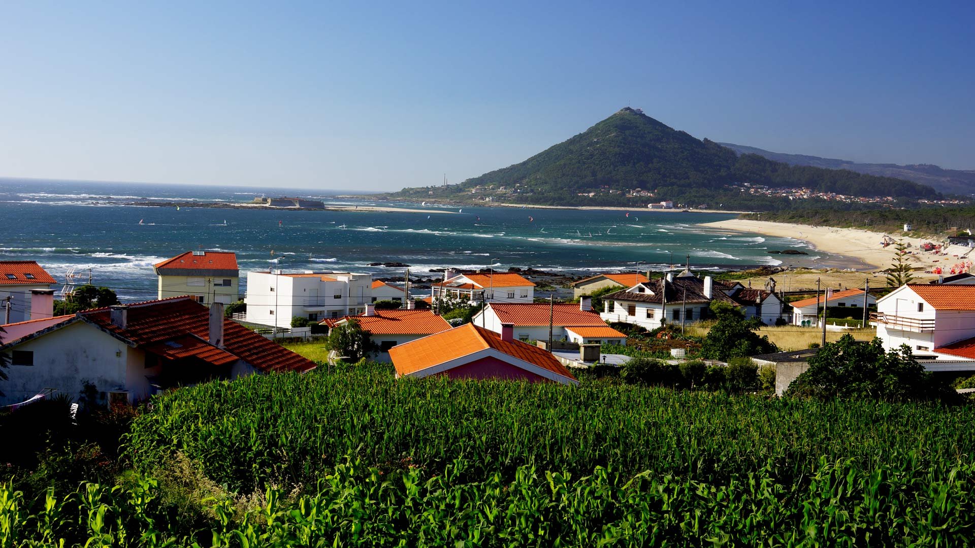 普拉亚德莫雷多-斑点风筝冲浪葡萄牙。jpg