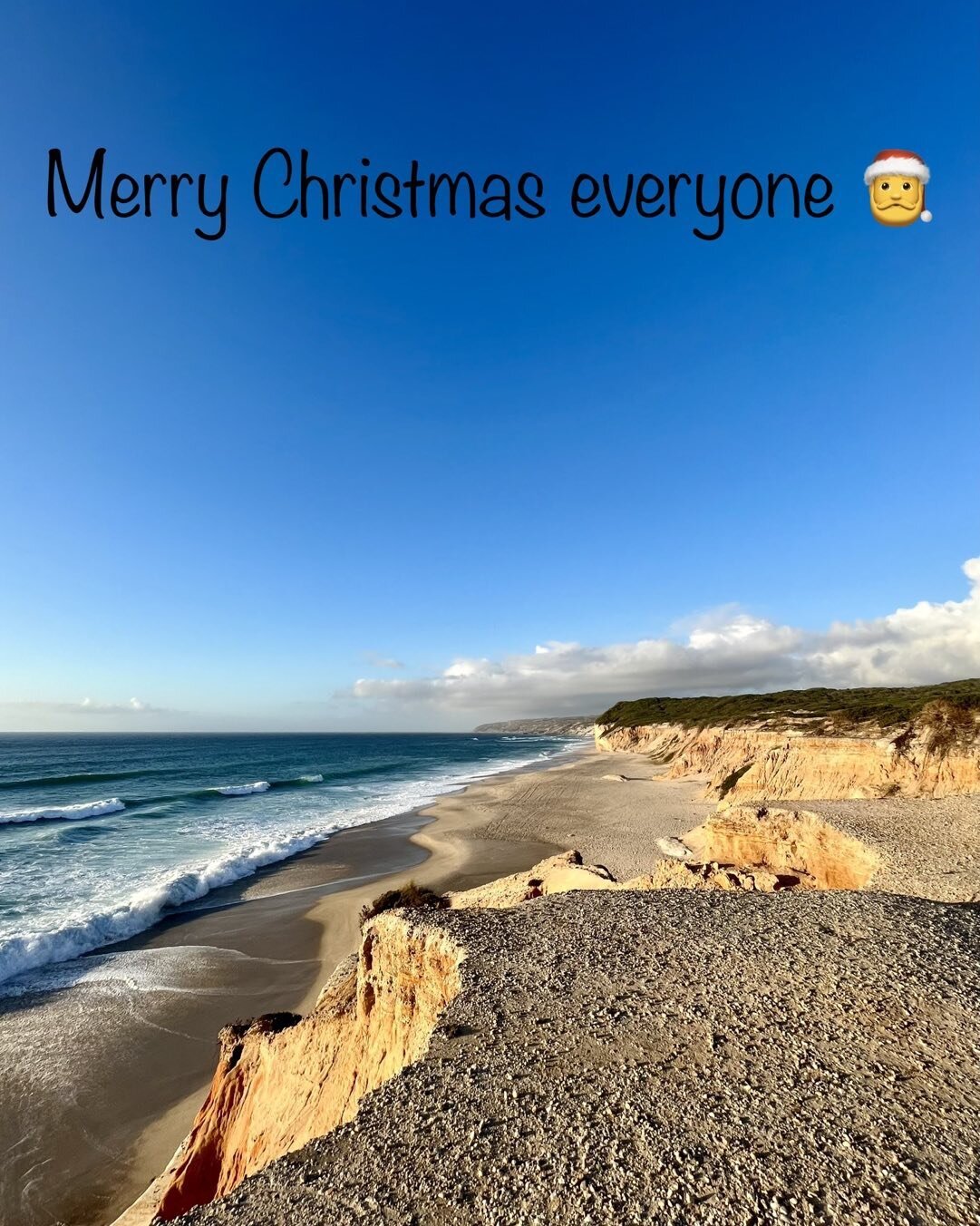 Merry Christmas everyone🎄 We wish you all the best and a lot of windy days!
.
.
.
#merrychristmas #portugal #holidays #bestwishes #kitesurfschool 
www.kitecontrolportugal.com