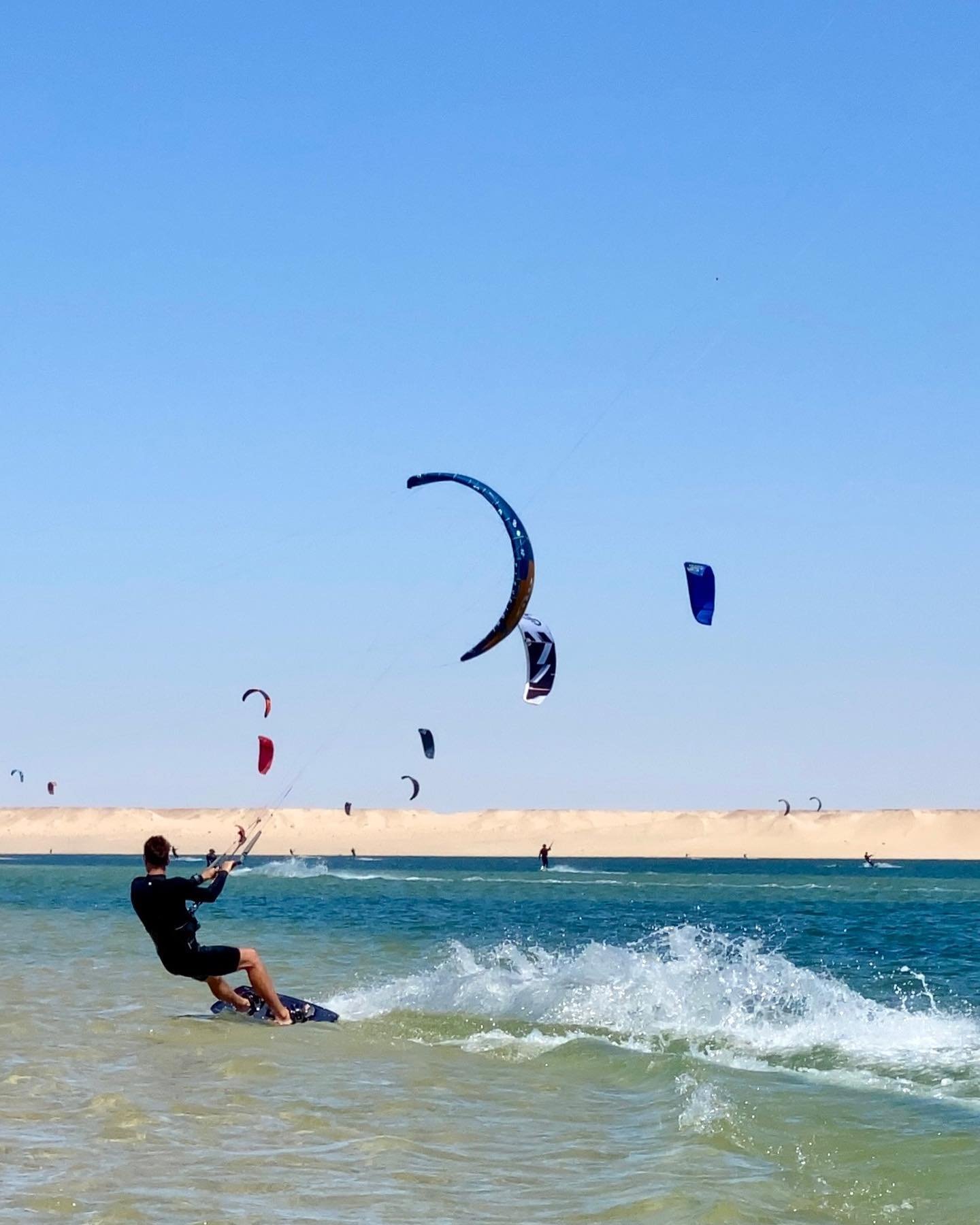 Moroccan paradise! 🔝💨🌊🏄🏽&zwj;♀️

#kitesurf #kitesurfing  #kite #kiteboard #kitelife #ocean #beach #beachlife #water #watersports #sport #holiday #morocco #kitesafari 

#kitecontrolportugal
#visitportugal 
#travel 
#trip