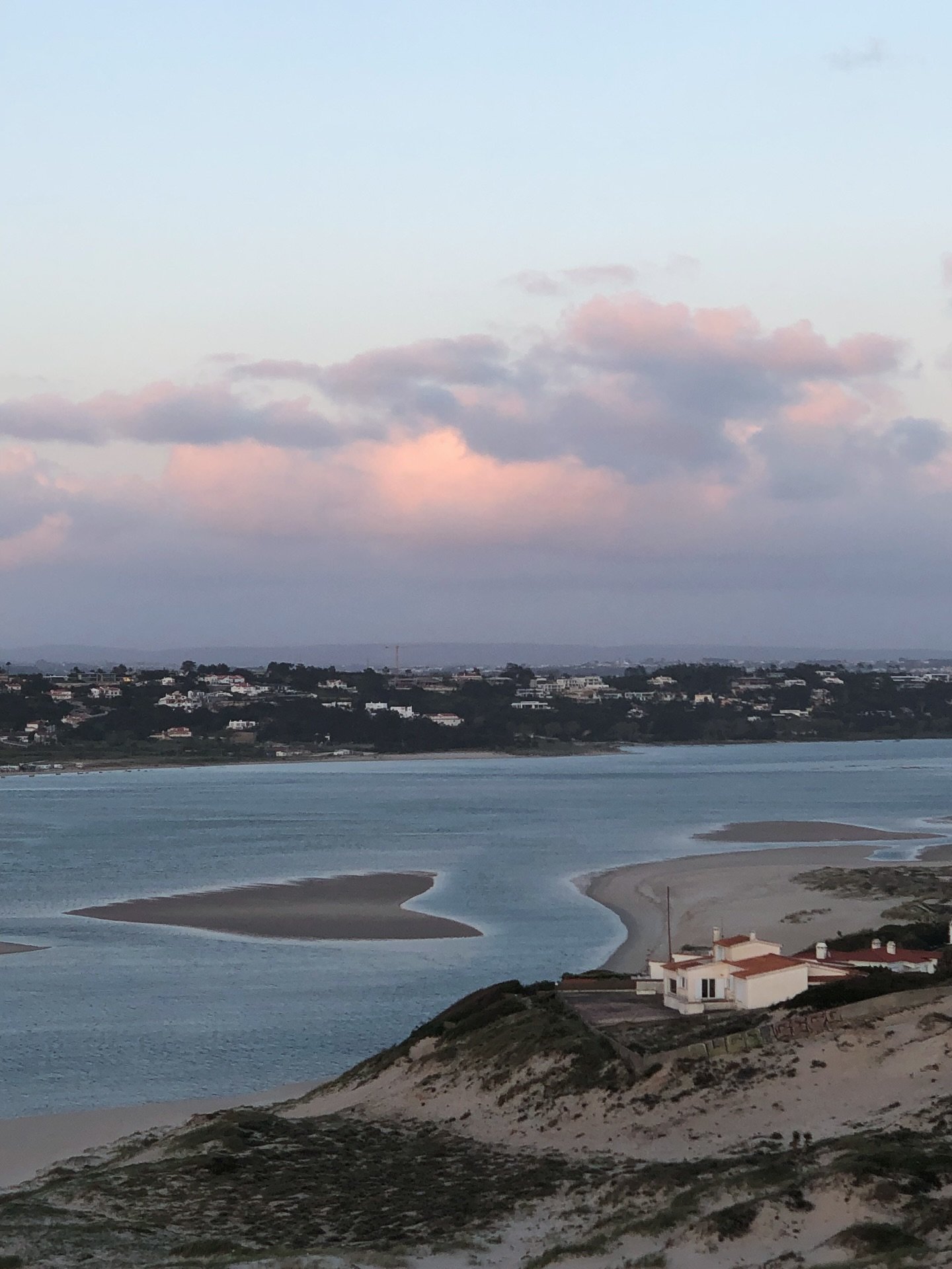 Lagoon vibe is on the horizon.. 🌅🤙🏽🕶️

#kitesurf #summer #portugal