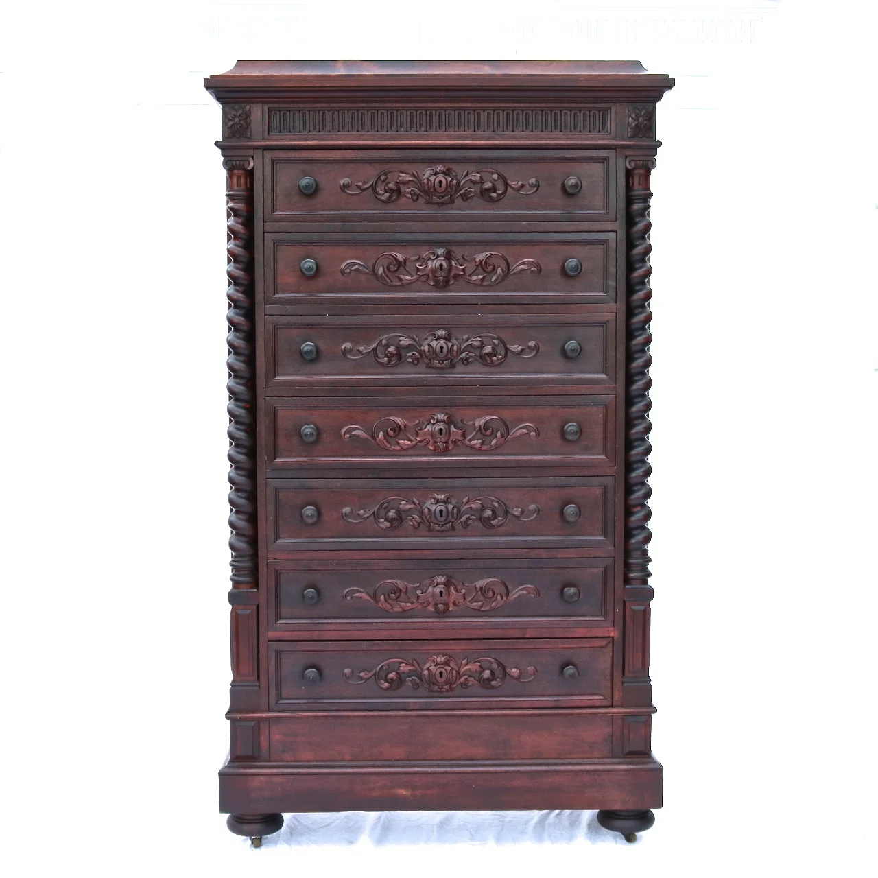 dresser2.jpg