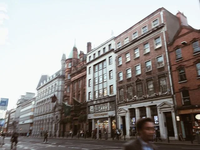 Quick snap of Dublin .
.
.
#dublin #travel #travelblogger #travelphotography #travelblog #vsco #architecture #dublinireland #dublinbuildings #ireland #irish #iphonephoto
