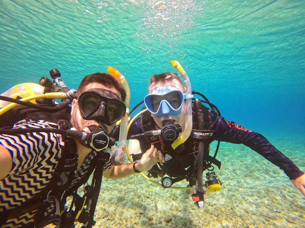 Dive with Javier from Dive Adventure Havana. You won't be disappointed!