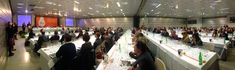 La degustazione di Etna Rosso DOC, tra le più affollate di questa edizione di Vinitaly