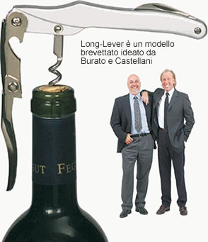 Claudio Burato e Maurizio Castellani in un'immagine pubblicitaria del cavatappi Long-Lever