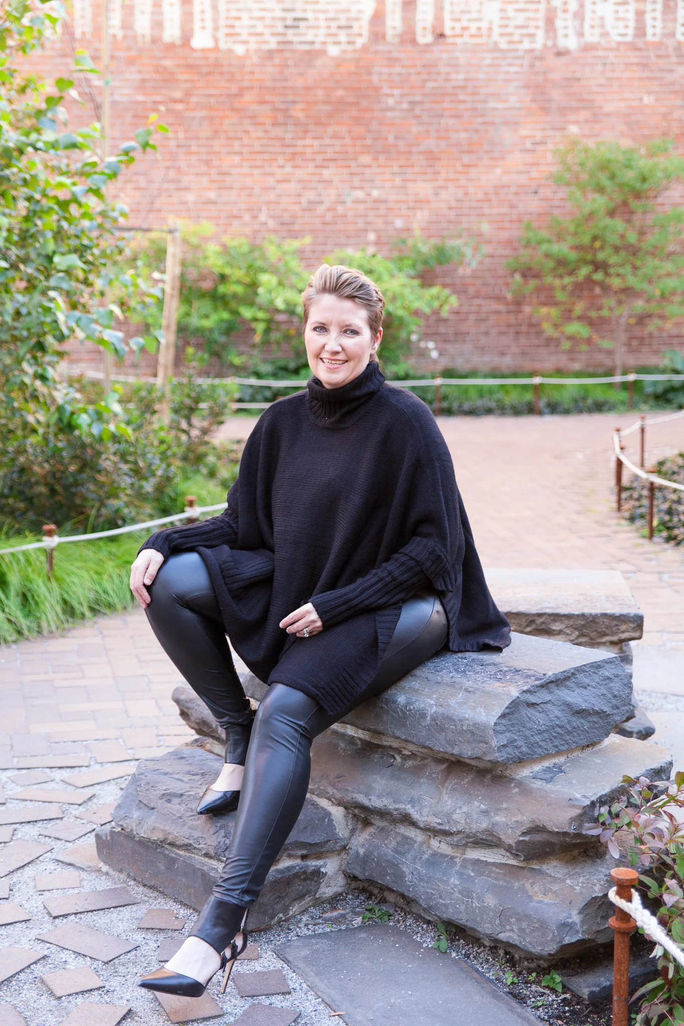 Here's Kim! Isn't she a babe? I'm obsessed with those shoes and pants! (Headshot by Candace Camuglia of Whom Studio). 