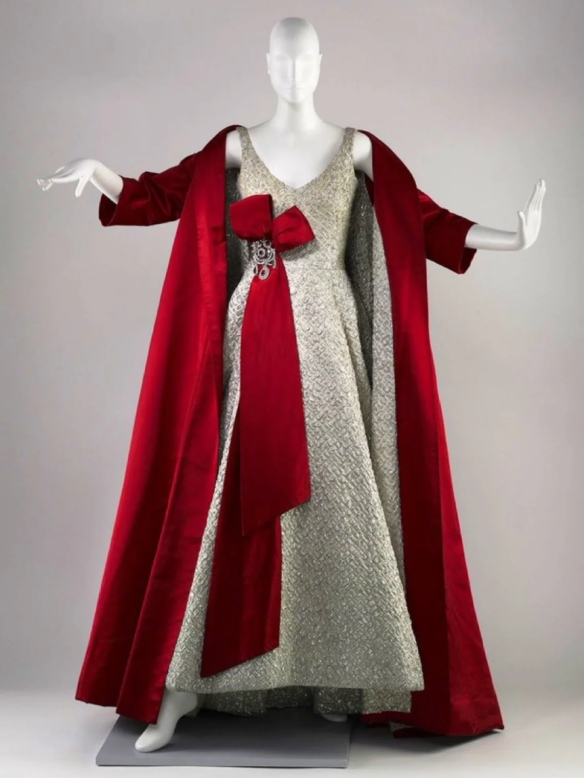 The inspiration ➡️ the execution ✨🎄 @jossynails_