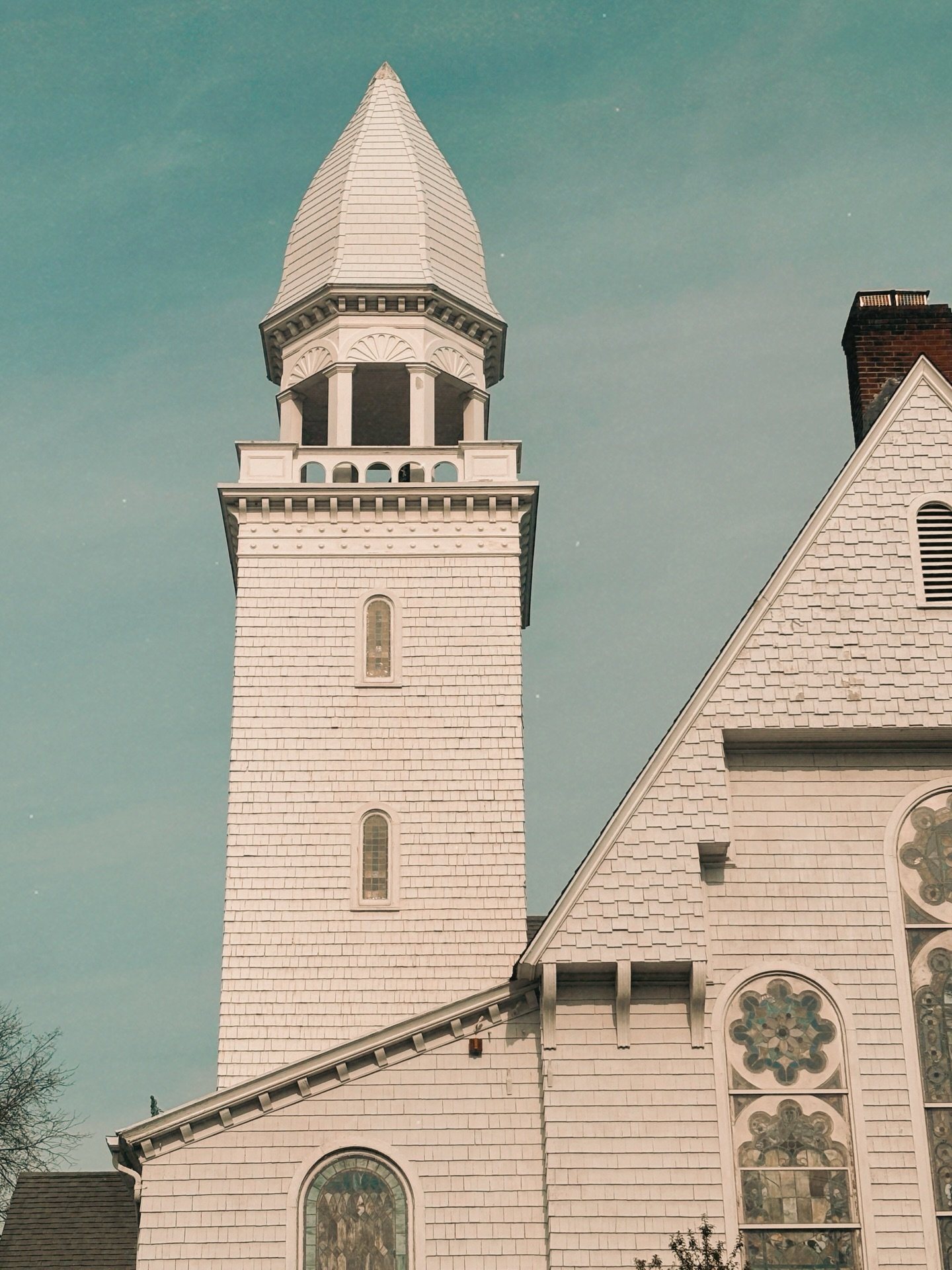 Celebrating 13 years married to @dmoconnor887 and 10 (TEN!!!!!) years since I quit my 9-5 to start @bonniebryantcreative ✨🩷 😍🥰 so proud of everything and thank you to everyone who&rsquo;s been a part of the last decade in business!