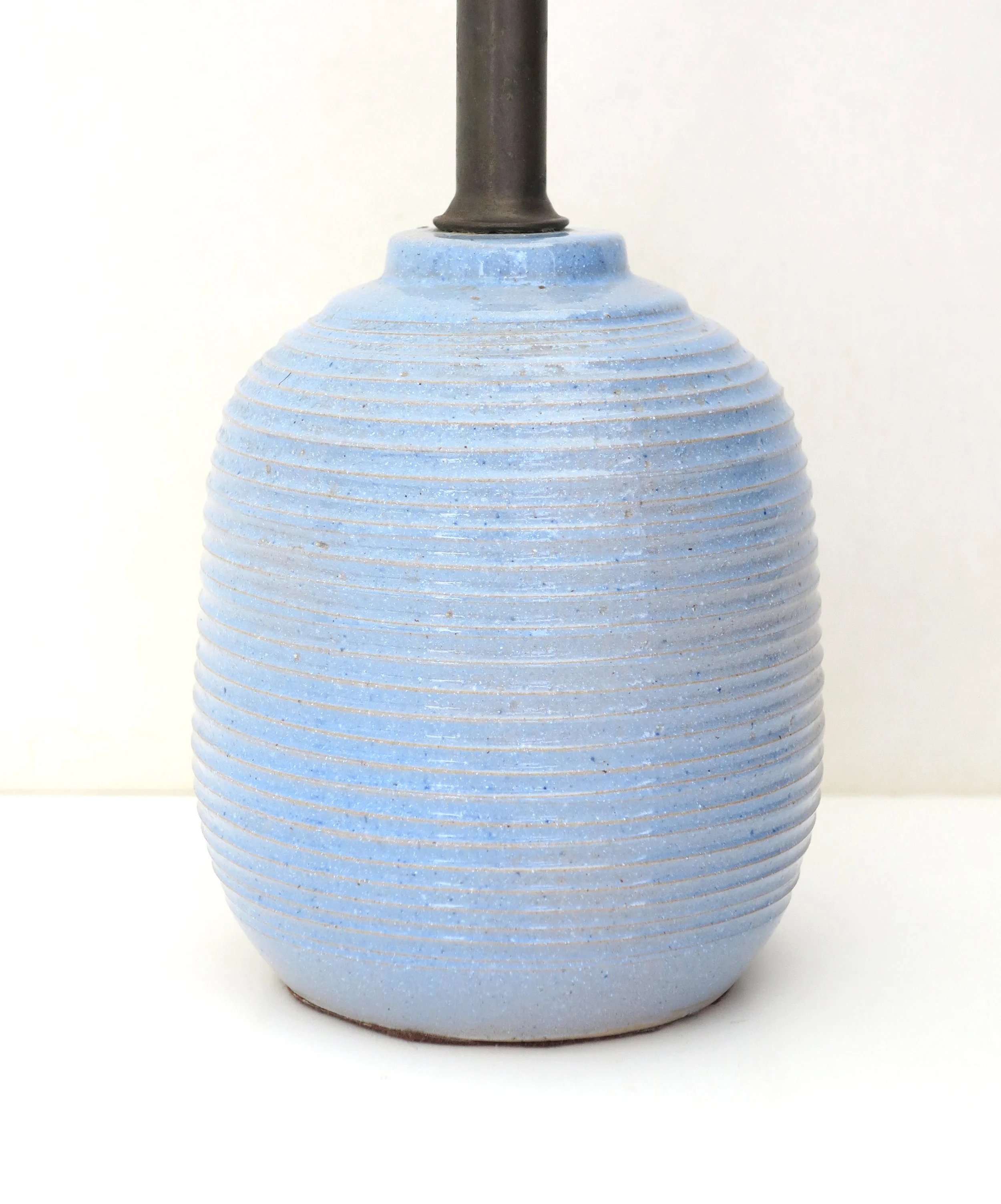 A petite c1950 stoneware lamp by Nancy Wickham (1923-1987). 5.5" h.