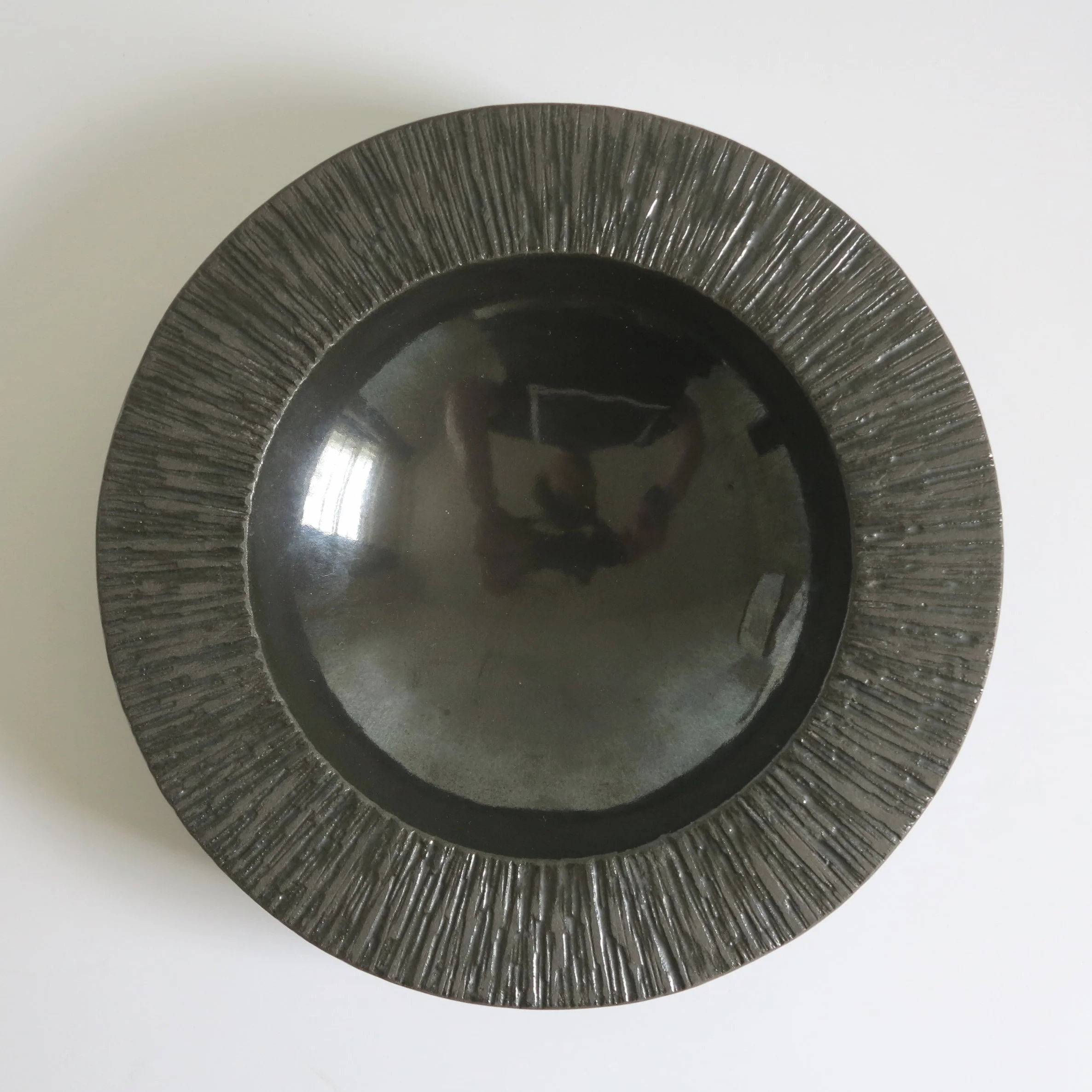 Style: A704 Ashtray in "Gunmetal" 9" dia.