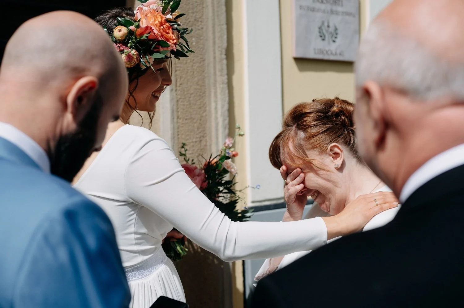 svatba_praha_leto_kostel_malina 16.jpg