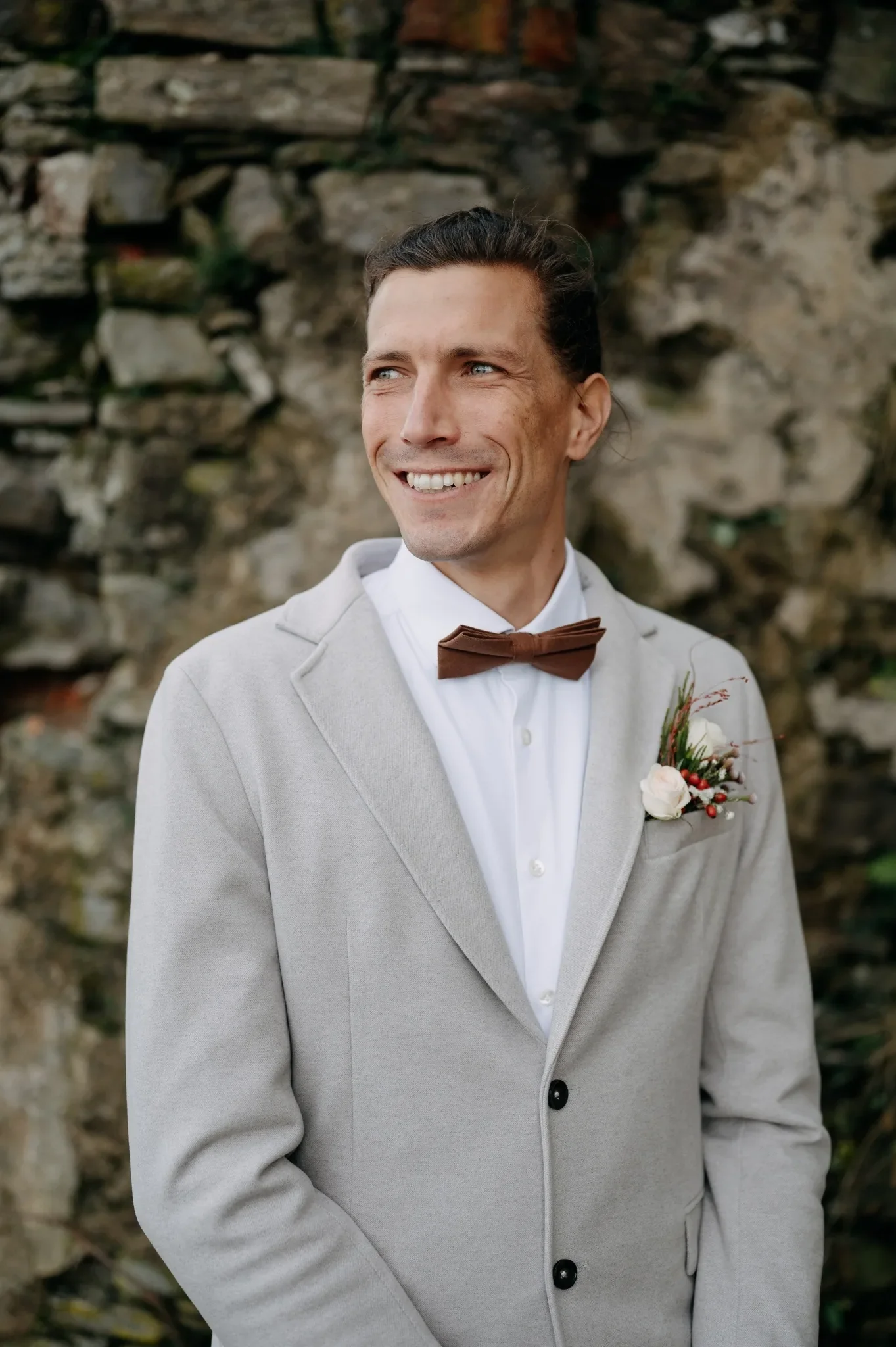 27-portret-zenicha-svatba-orlicke-hory.webp
