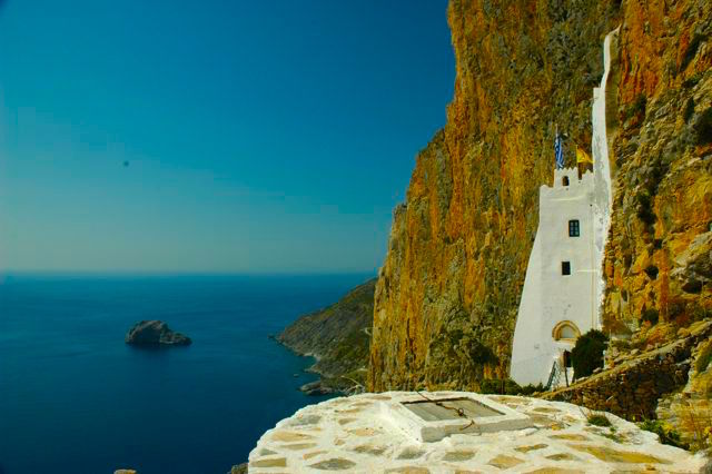 hozoviotissa-monastery-amorgos.jpg