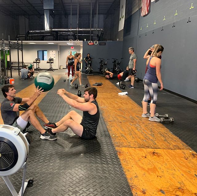 Not sure if it was celebrity coach Lindsay running class or the announcement of @neondeon37 getting engaged to @stacyhargreaves or Coach Brent programming another great Saturday partner WOD, but the energy at the gym this morning showed how fun group fitness can be! Be part of our group October 19 at 9:00 for our first “bring a friend for free” partner workout. No need to have done CrossFit prior, all Saturday workouts take the barbell and advanced gymnastics out. Teens are welcome. #partnerworkout #healthylifestyle #makingnewfriends #makeadifferenceinyourlife
