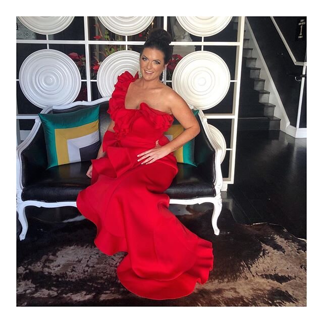 Tomato 🍅 Red for Year 10. More pics later. #preview #events #glam #ruffles #goldenglobes #77th #awards #redcarpet