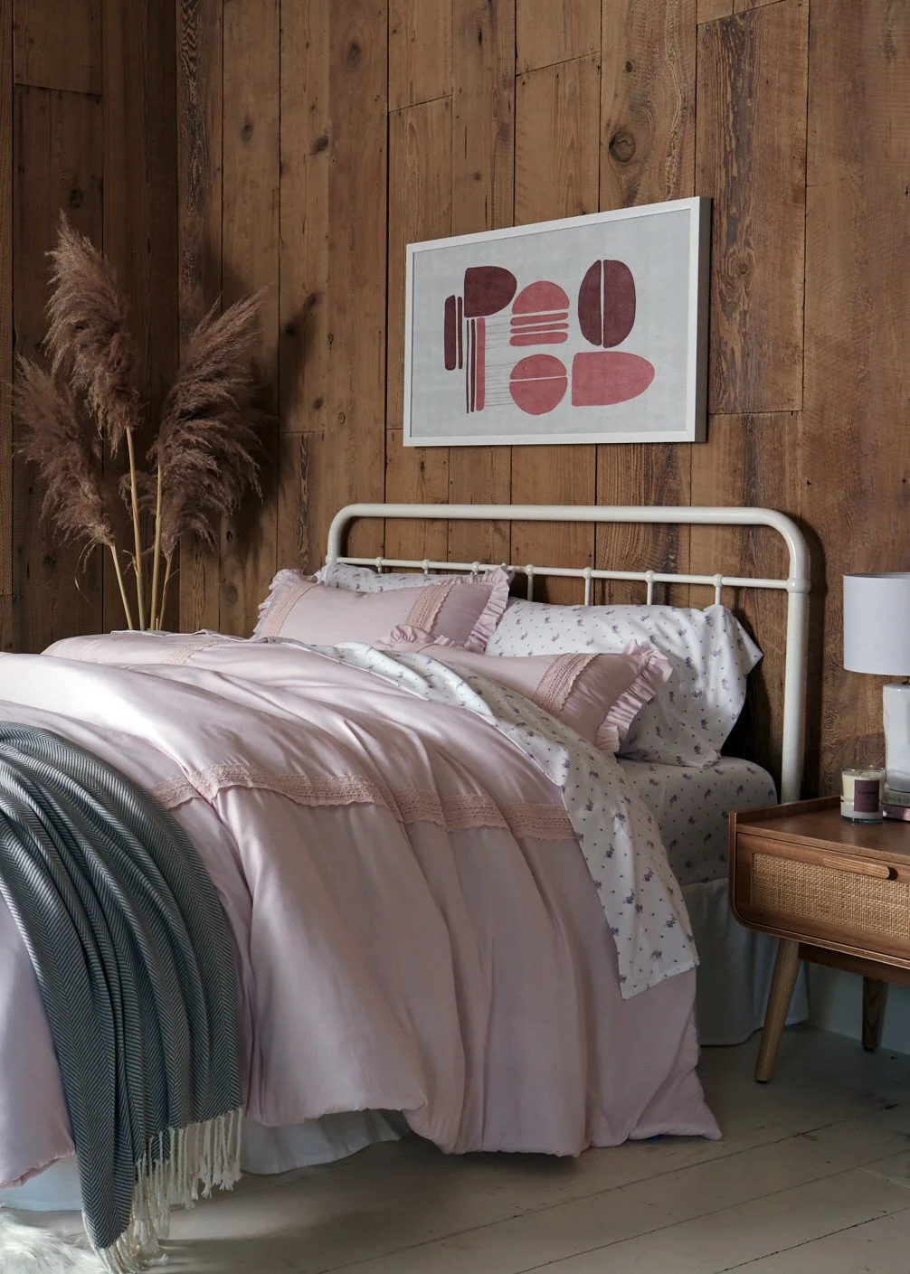 524752-Home-Spring-CS-Simple-Moments-Bedroom_0432.jpg
