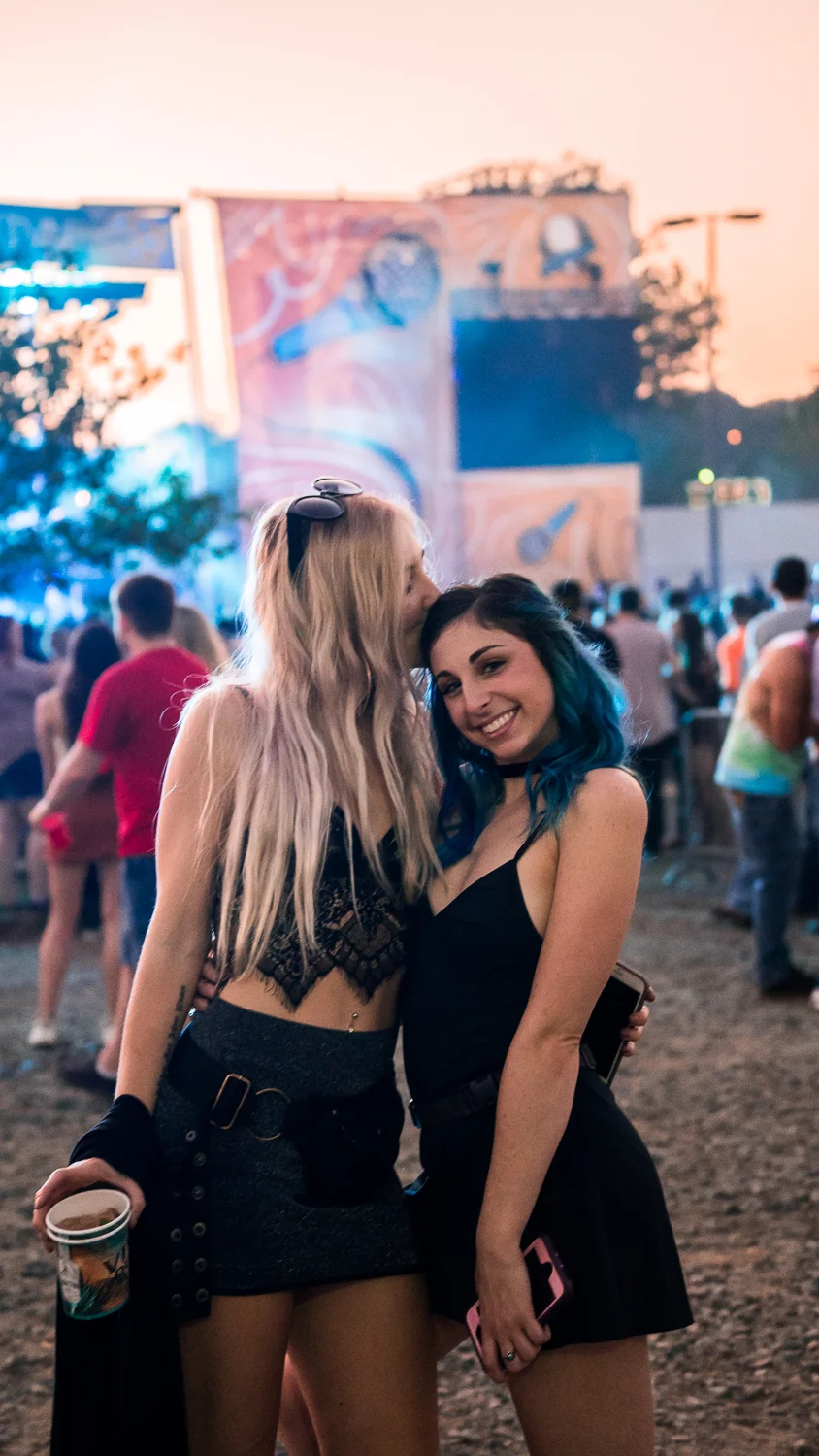 Crowd-5.jpg
