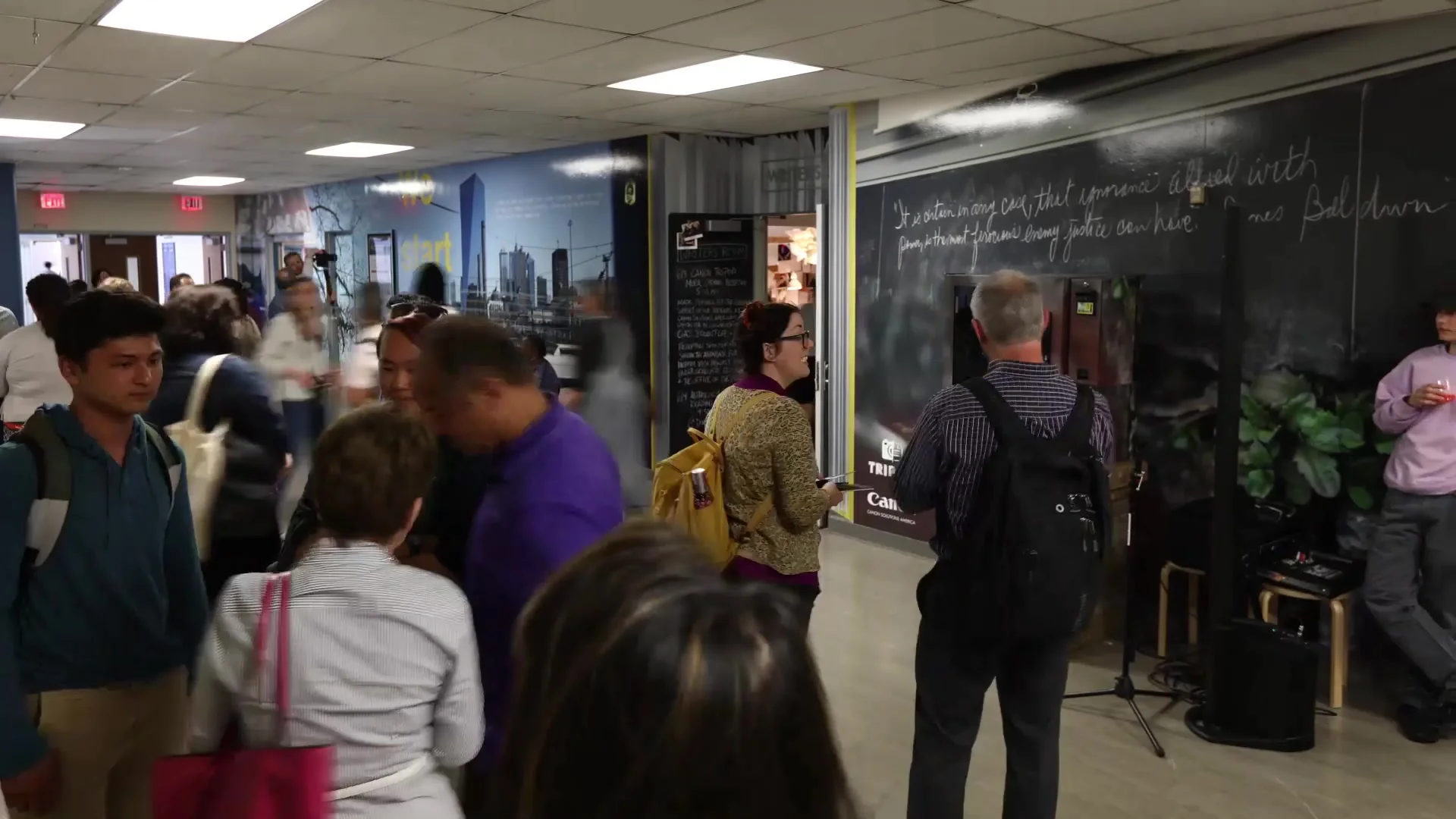 TL-Mural installation V7.mp4