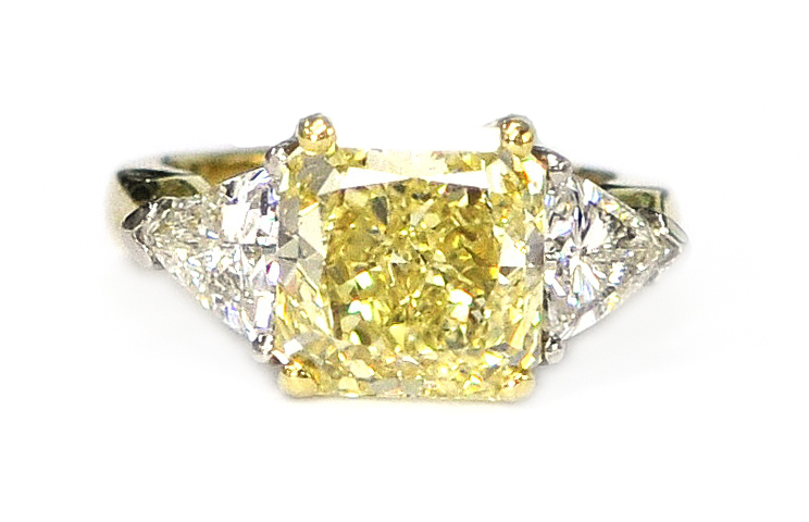 Yellow Diamond & Diamond Ring