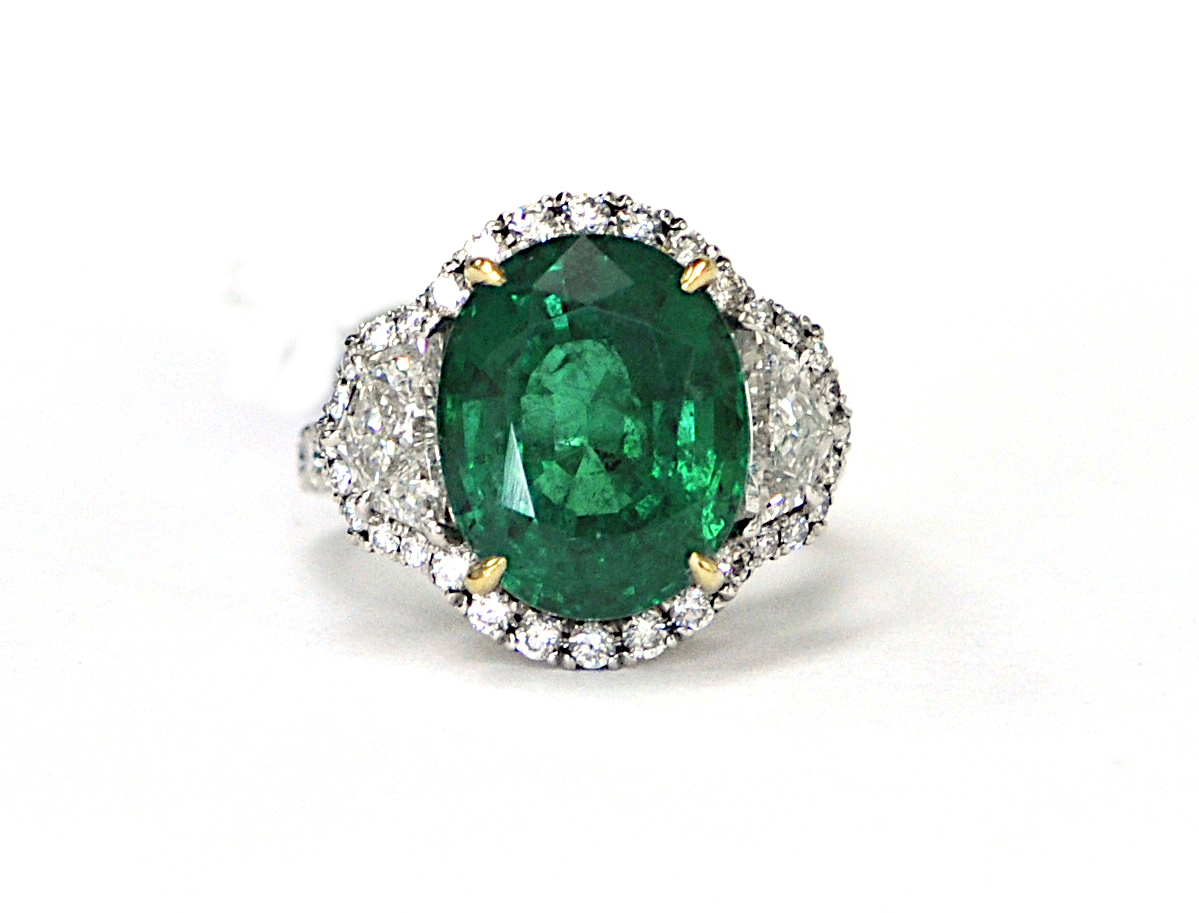 8.72ct Emerald &amp; Diamond Ring