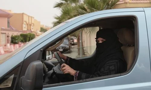 SaudiWomanDrives.jpg
