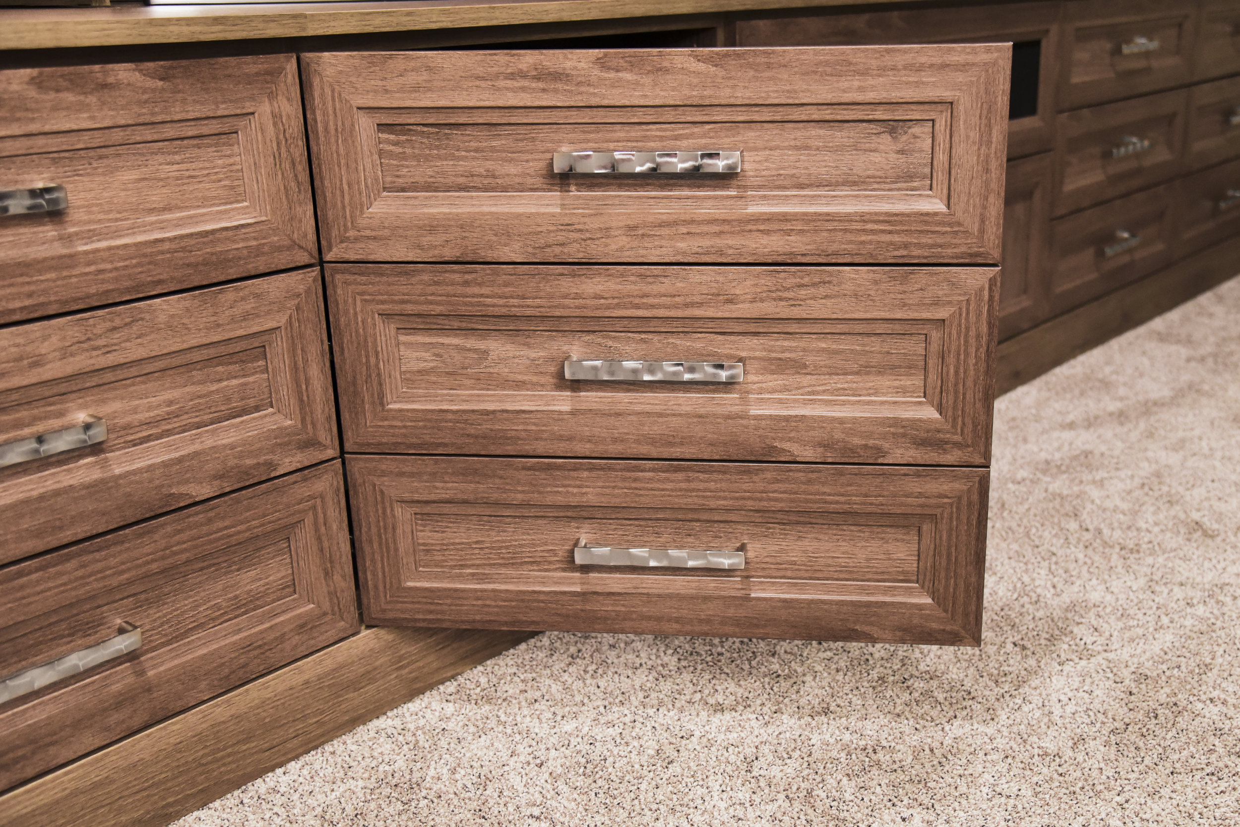 drawer-style-cabinets_hi.jpg