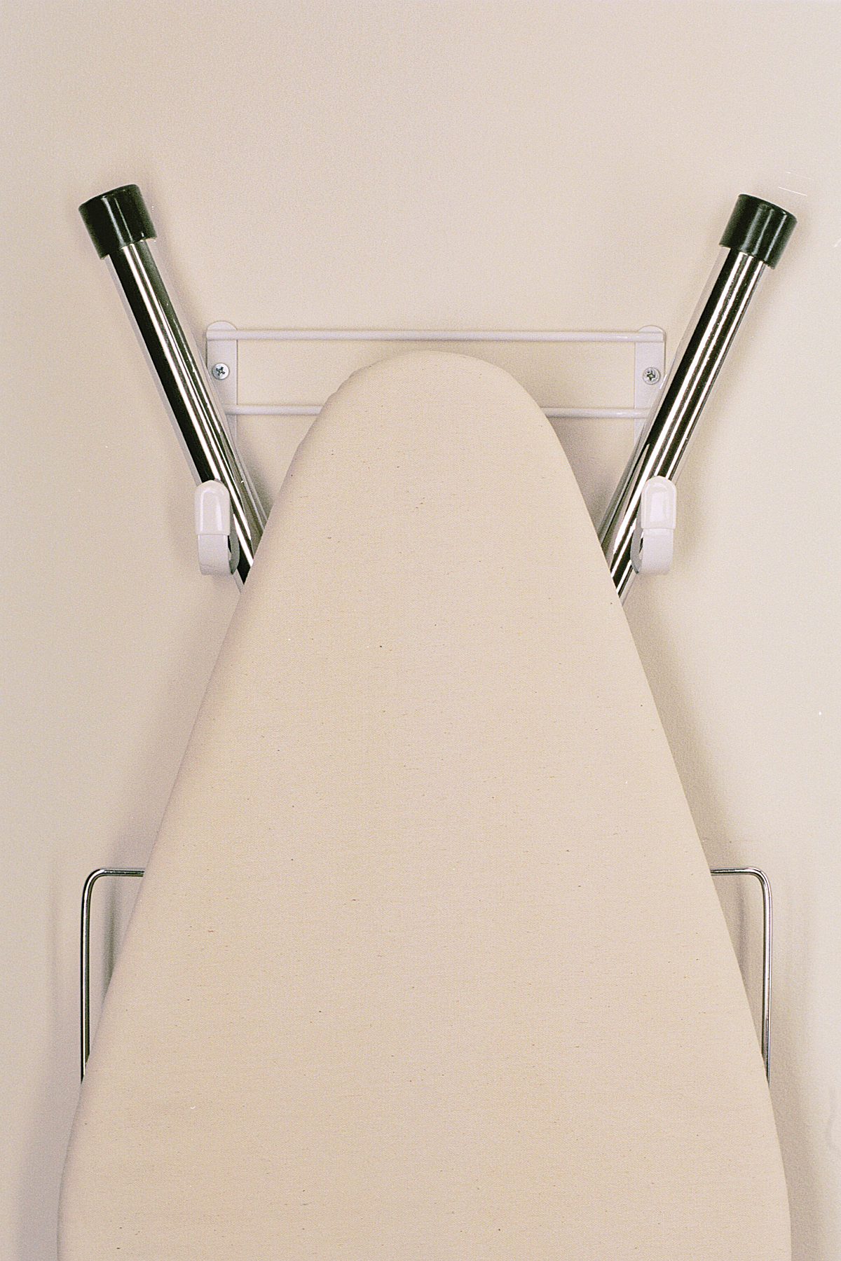 ironing-board-holder_hi.jpg