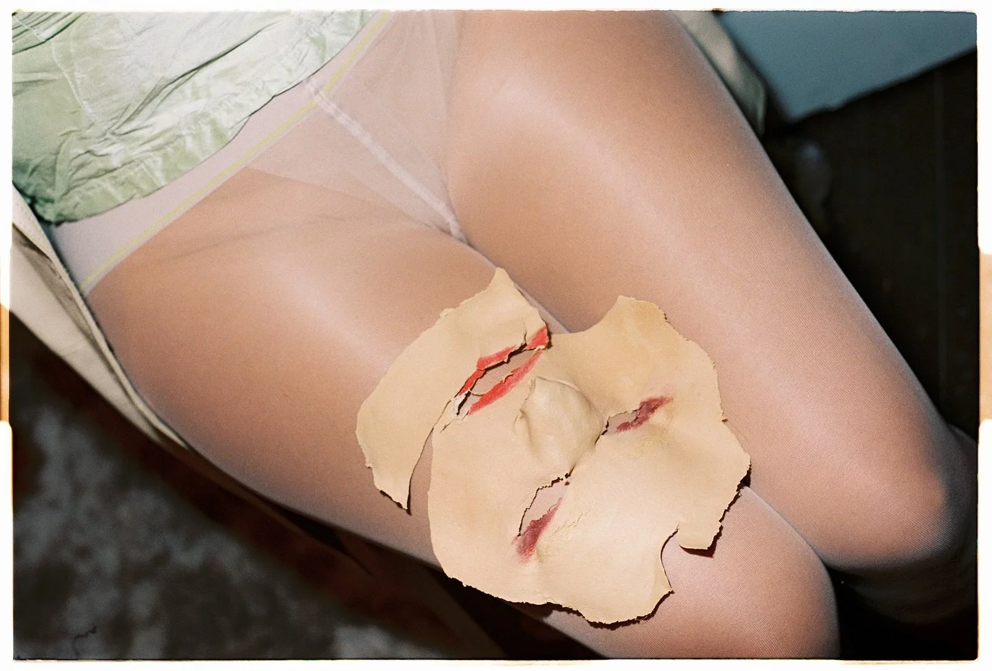 Artist portrait but make it sculpture 🎭 

By combining mold making, beauty, photo, video, performance, @mayafuhr &amp; I wanted to create a three dimensional reverse portrait that included the transfer of her makeup through the action of peeling the