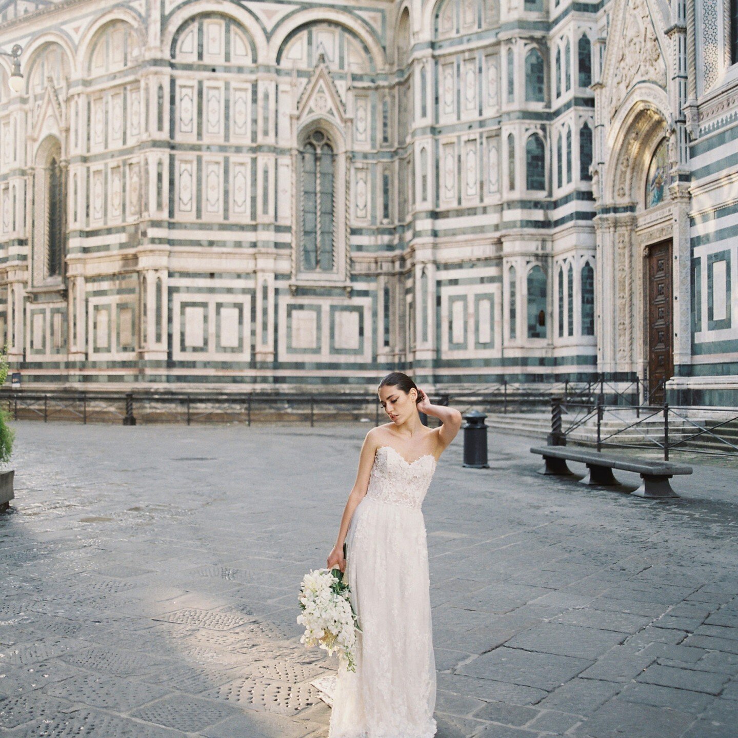 BIG NEWS!!! After our feature on @weddingchicks from this amazing Italy shoot two weeks ago&hellip; I got amazing news&hellip;. Your favorite Wedding Hair and Makeup Artist is heading to England!🇬🇧 I'm so excited to announce that I'll be in the are