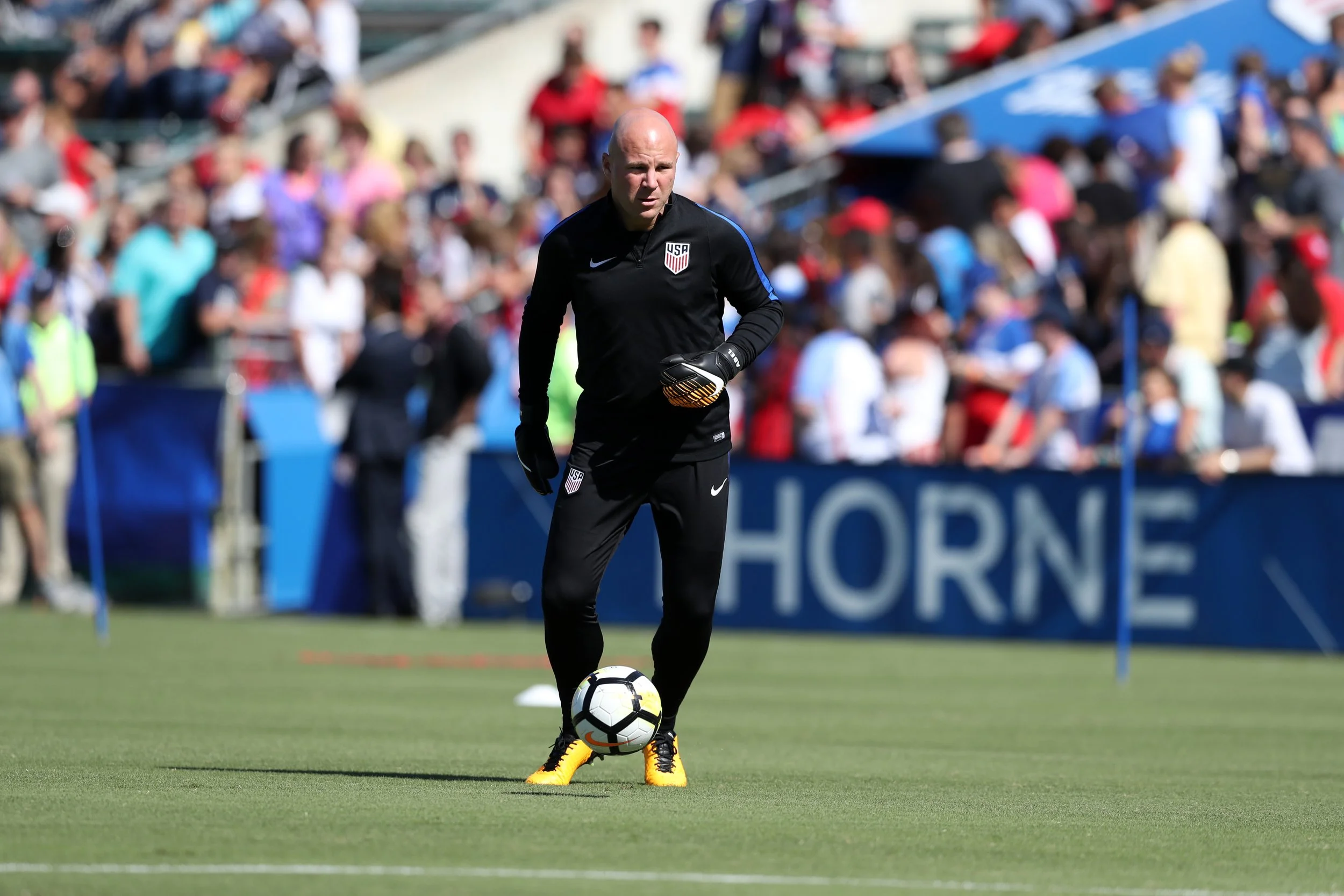 Graeme Abel warms US Women's National Team goalkeepers up prior to 2017 game vs. Korea Republic.