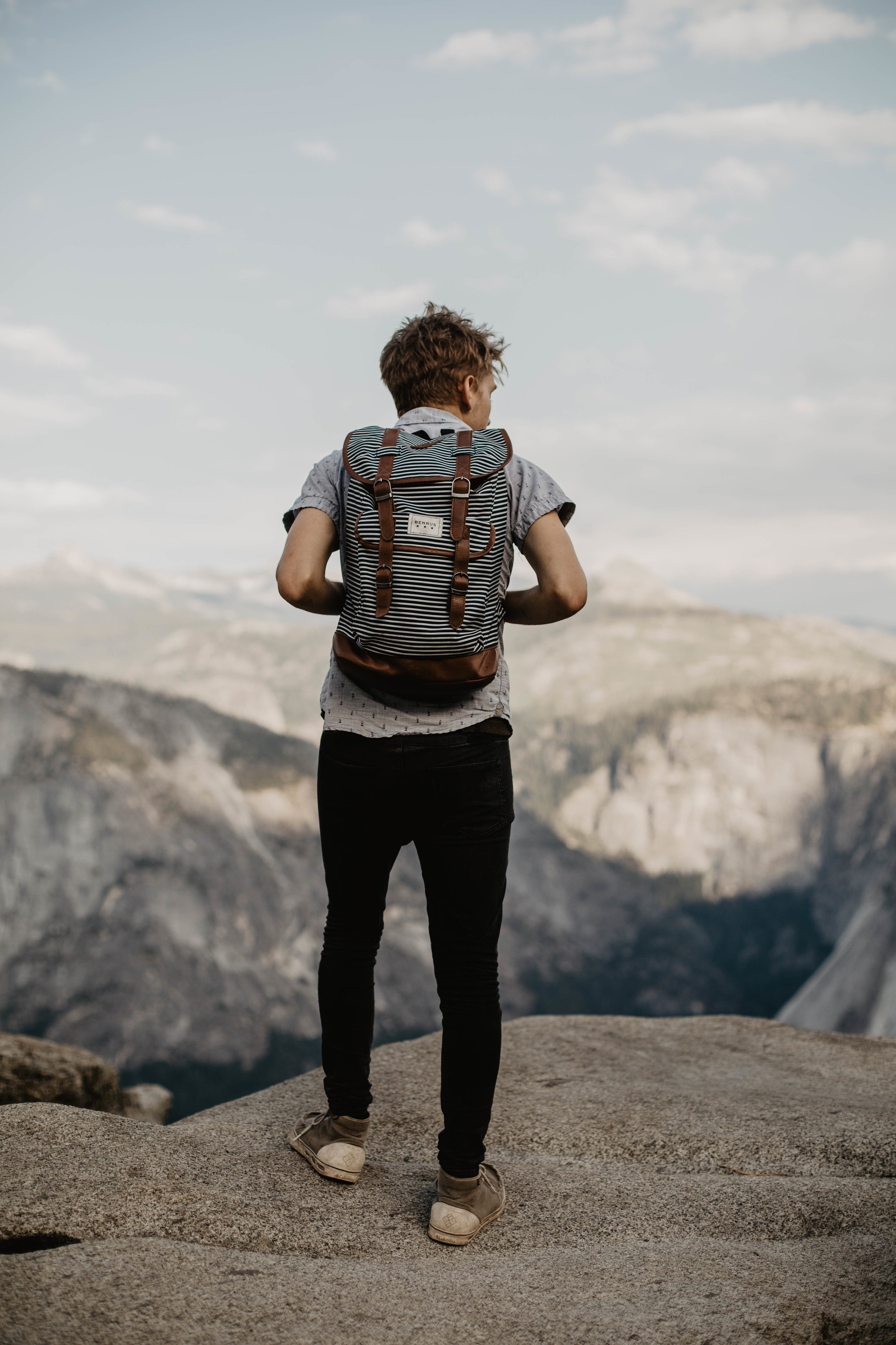Backpacking to Yosemite Point