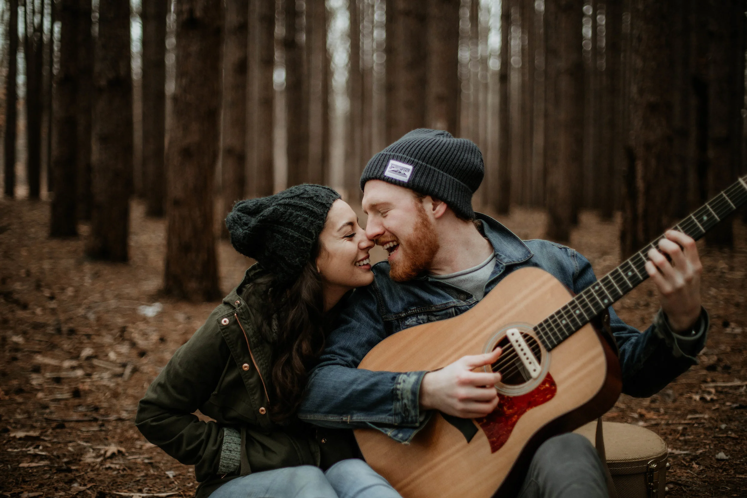 Bobby &amp; Raquel| Dreamy forest engagement