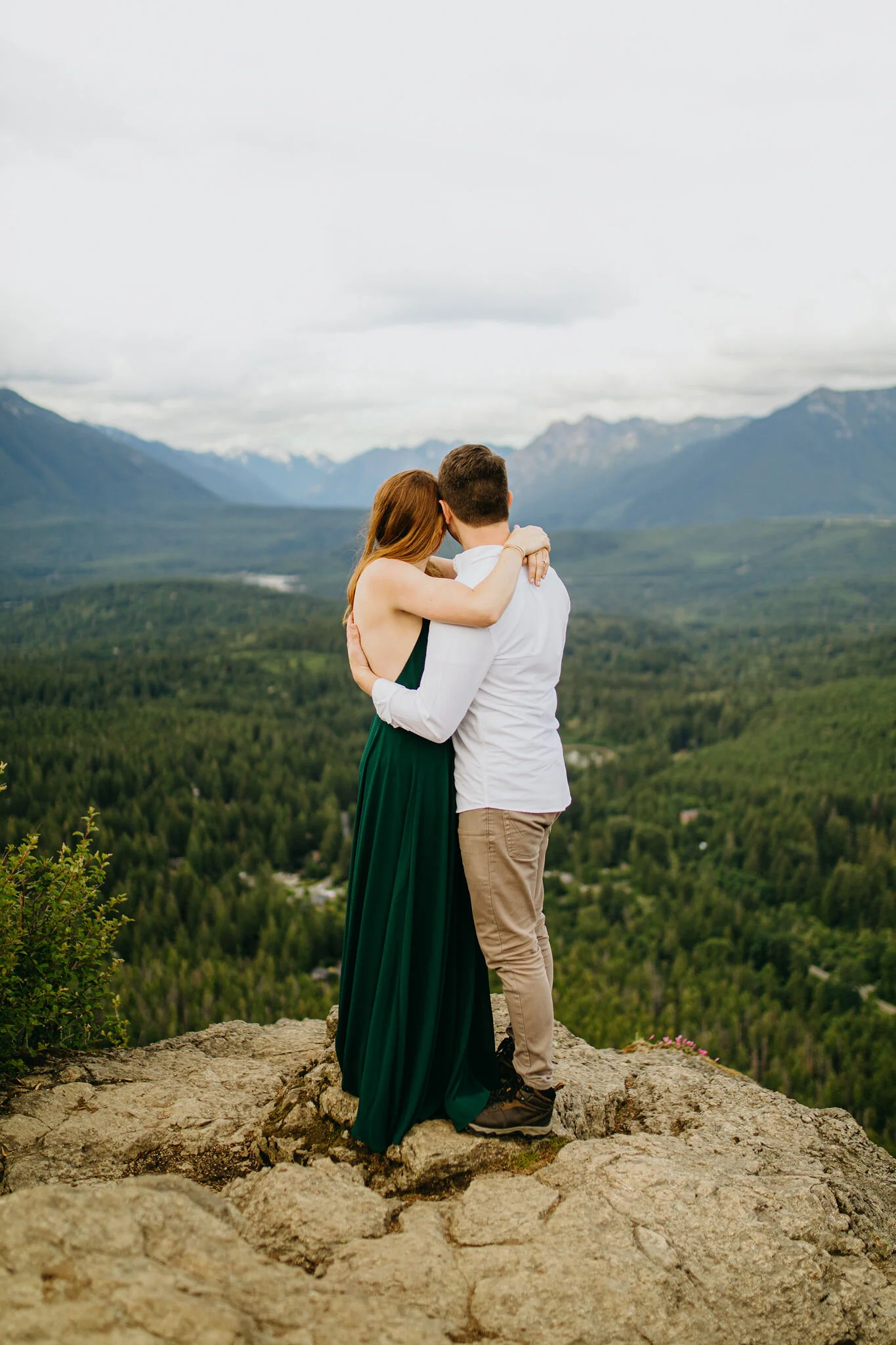 Rattlesnake Ridge Engagement Photos