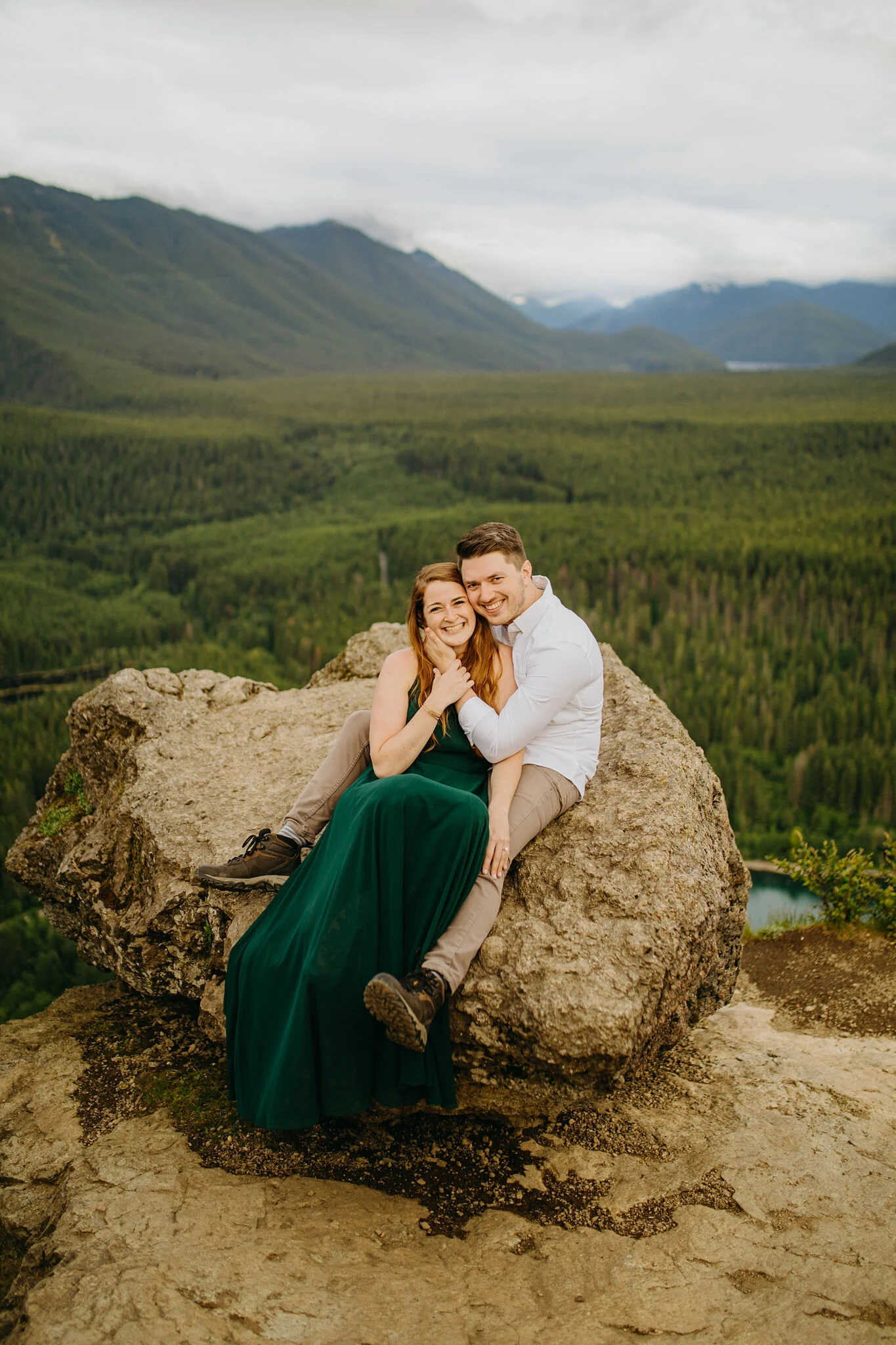 Rattlesnake Ridge Engagement Photos