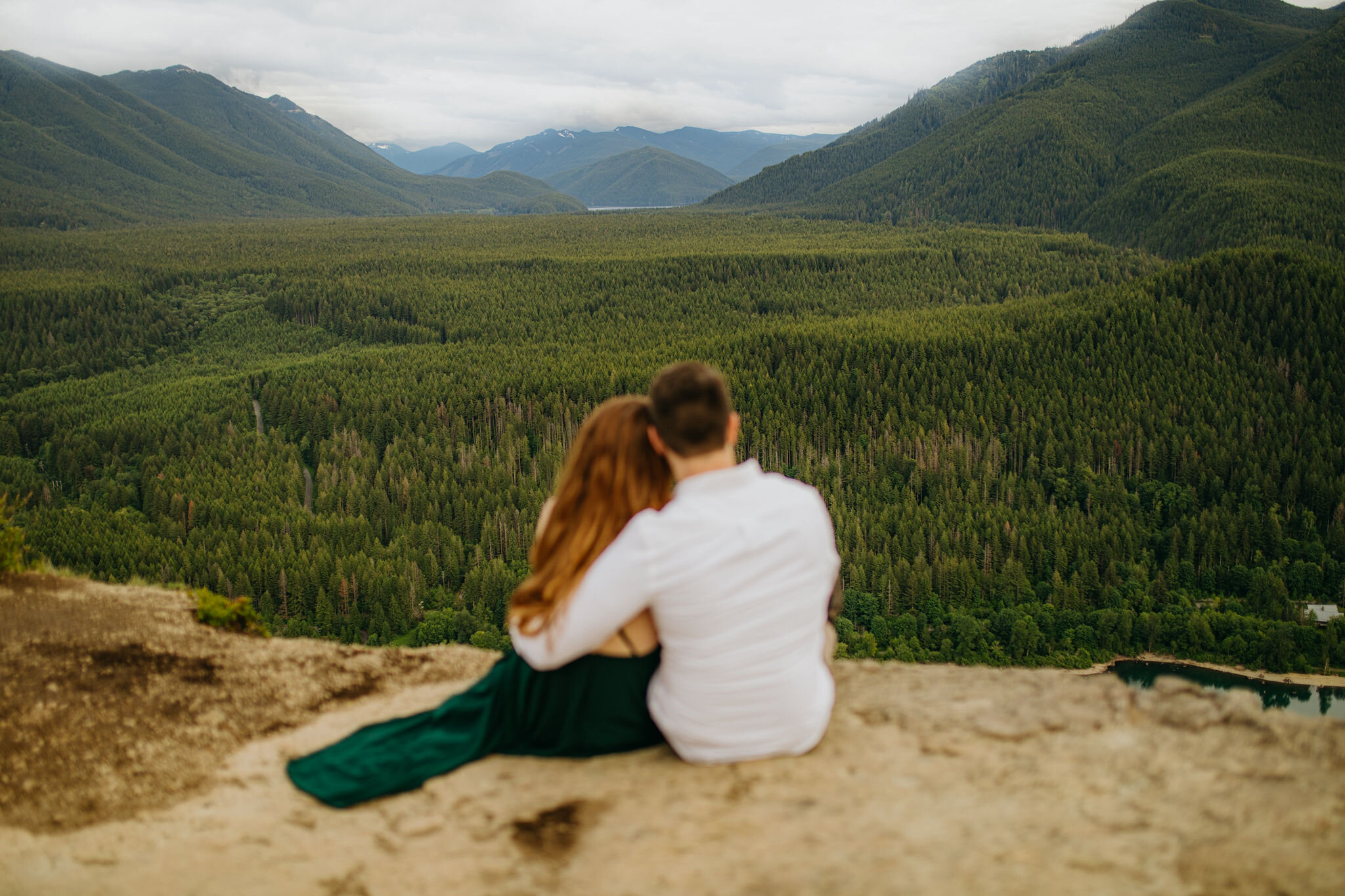 Rattlesnake Ridge Engagement Photos
