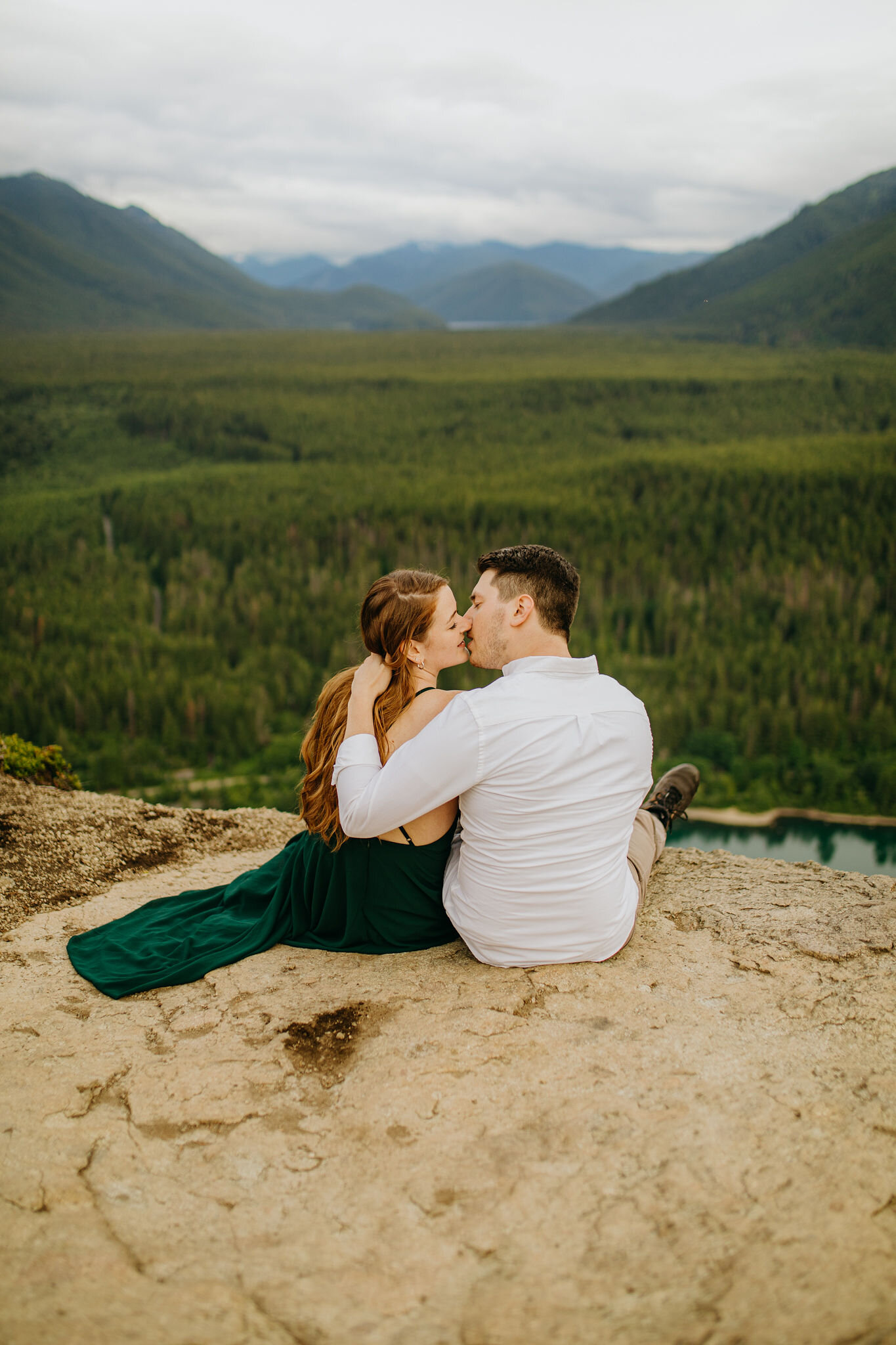 Rattlesnake Ridge Engagement Photos