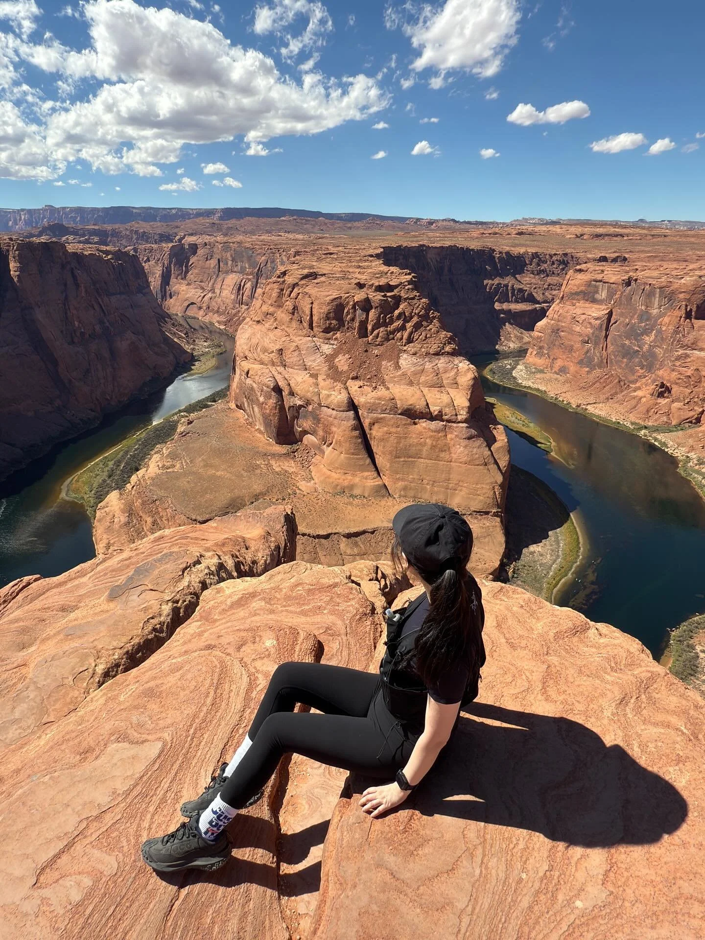 To see the world, things dangerous to come to, to see behind walls, draw closer, to find each other and to feel. That is the purpose of life.
.
#horseshoebend #PageArizona #NatureDesign #DesertDream #TravelPhotography #CanyonVibes #RockFormation #Ear