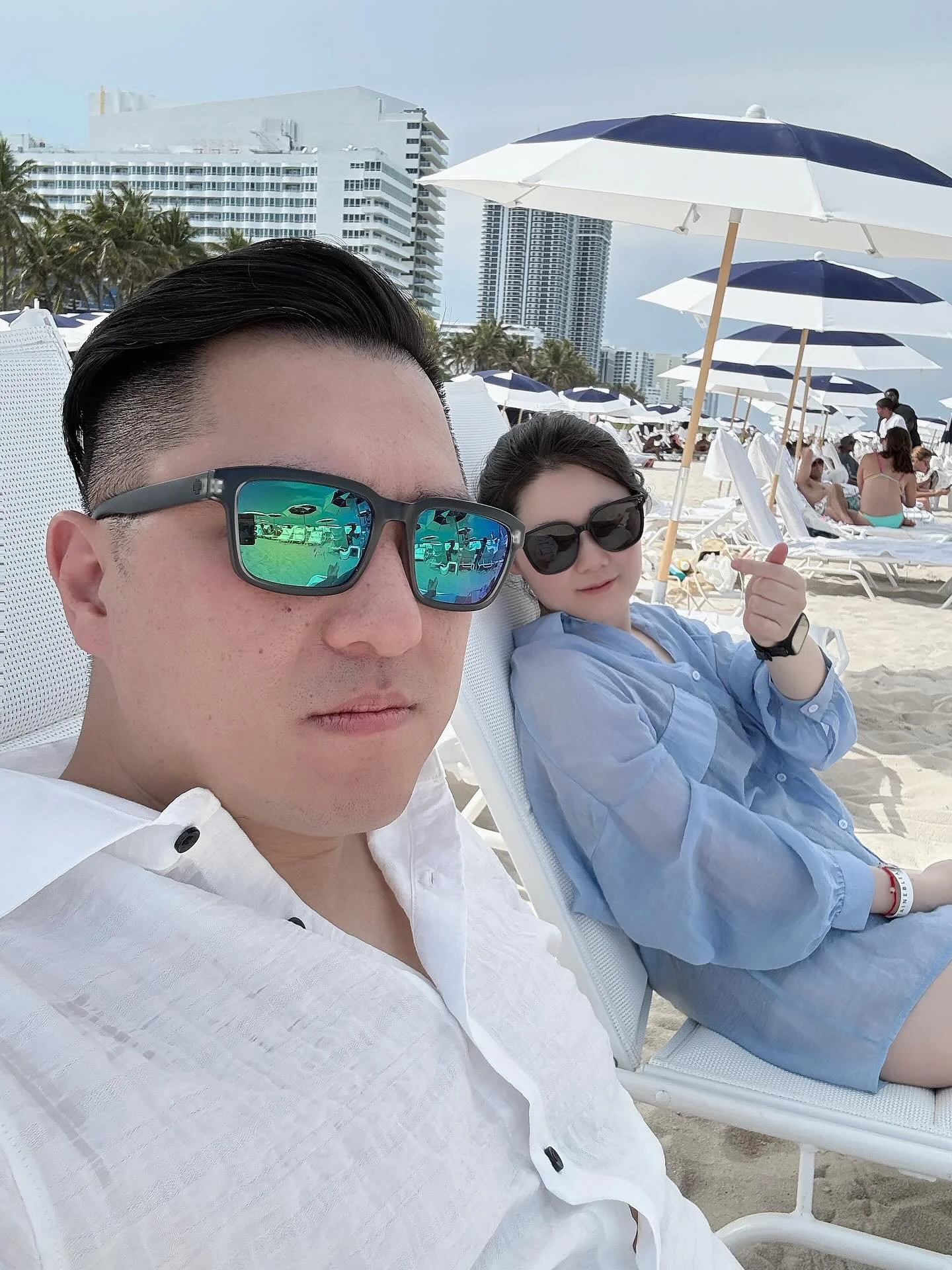 It&rsquo;s a short getaway over the long weekend.
.
Nice hotel, good food and chill vibes.

With @rainnyrain1313113

#fontainebleau #miami #getaway #foodporn #chill #summertime #vacation