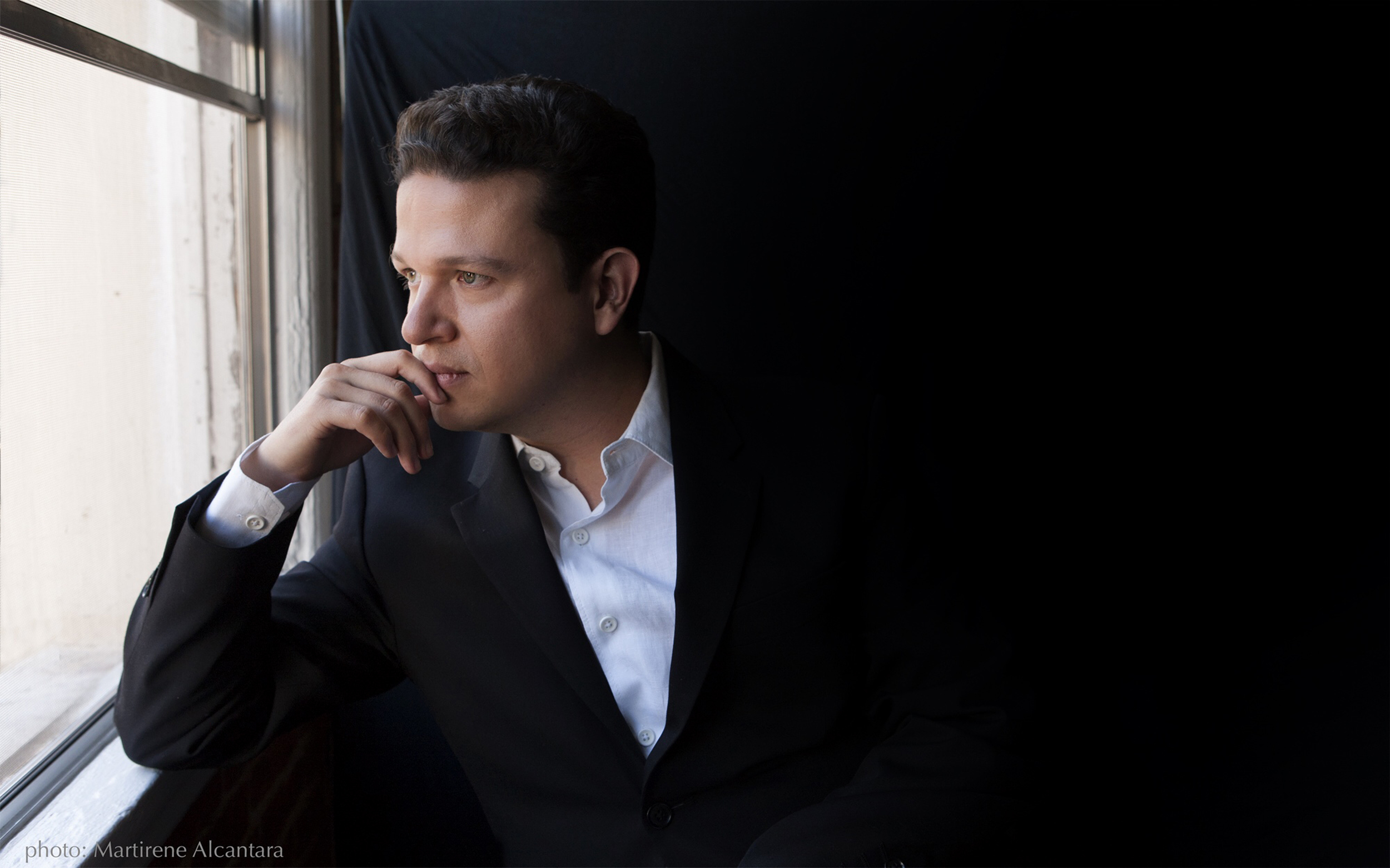 ARTURO ventana.jpg