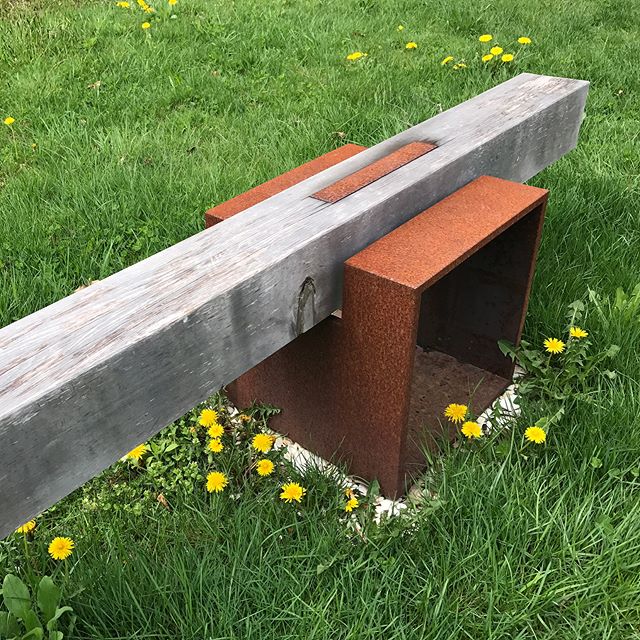 Born in our studio but completed by the elements, Gail Fredell's Outdoor Hitching Post Bench can be found at @dedeeshattuckgallery in Westport, MA. &bull;&bull;&bull;
Yellow Alaskan Cedar &amp; Steel