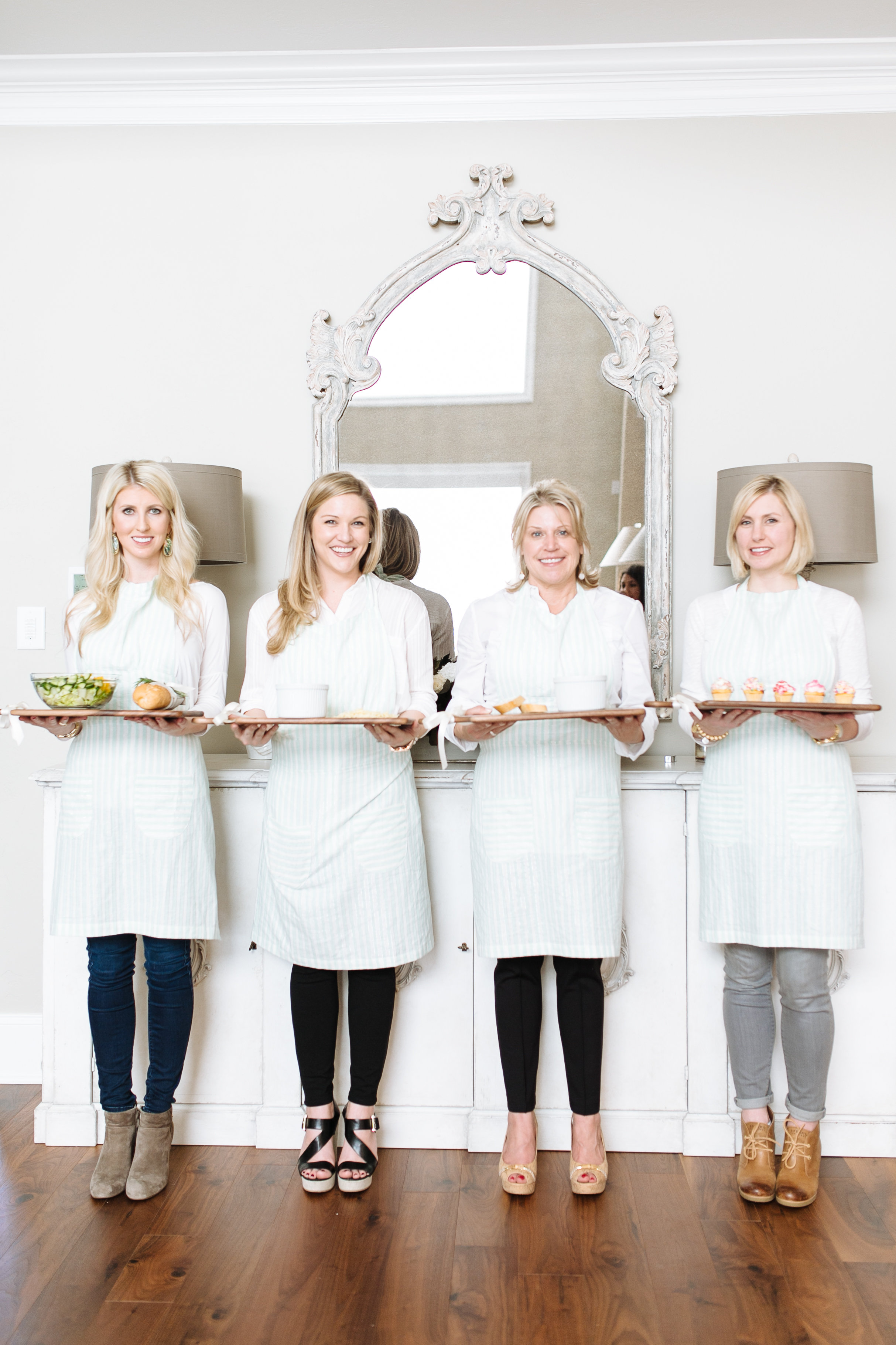 Helpful Hostess-0102.jpg