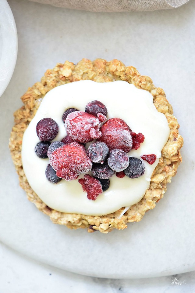 Frozen Yogurt Tarts from Hey Fitzy