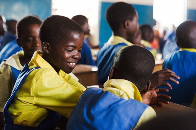 “The beautiful thing about learning is nobody can take it away from you.” - B. B. King ✍🏾 We believe that quality education is a basic human right 📝📚 That’s why we partner with @buildon to build schools across Malawi, creating adequate structures in communities that never had any 🏫🇲🇼 Together we’ve built 14 schools in Malawi, reaching 10,000 students! #ProtectEducation #RMxbuildOn