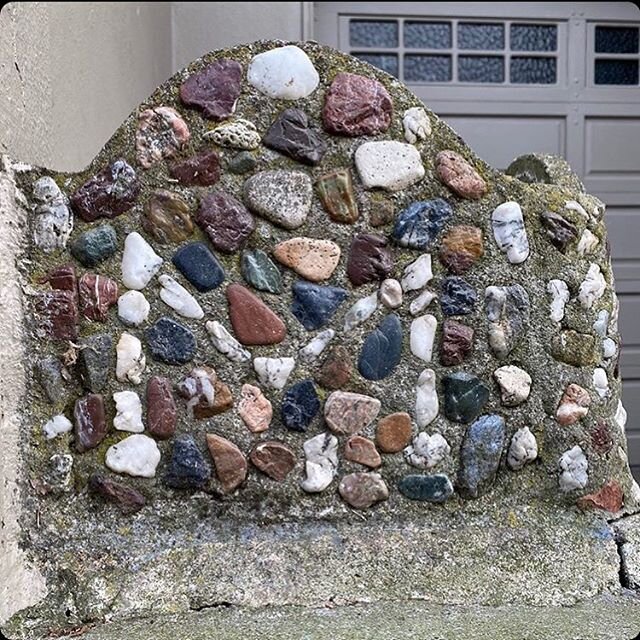 Stone mosaic M (Terrific find generously shared by @bottykotty Thanks!)