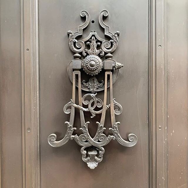 Door knocker M (Fabulous find generously shared by @cosplore Thanks)