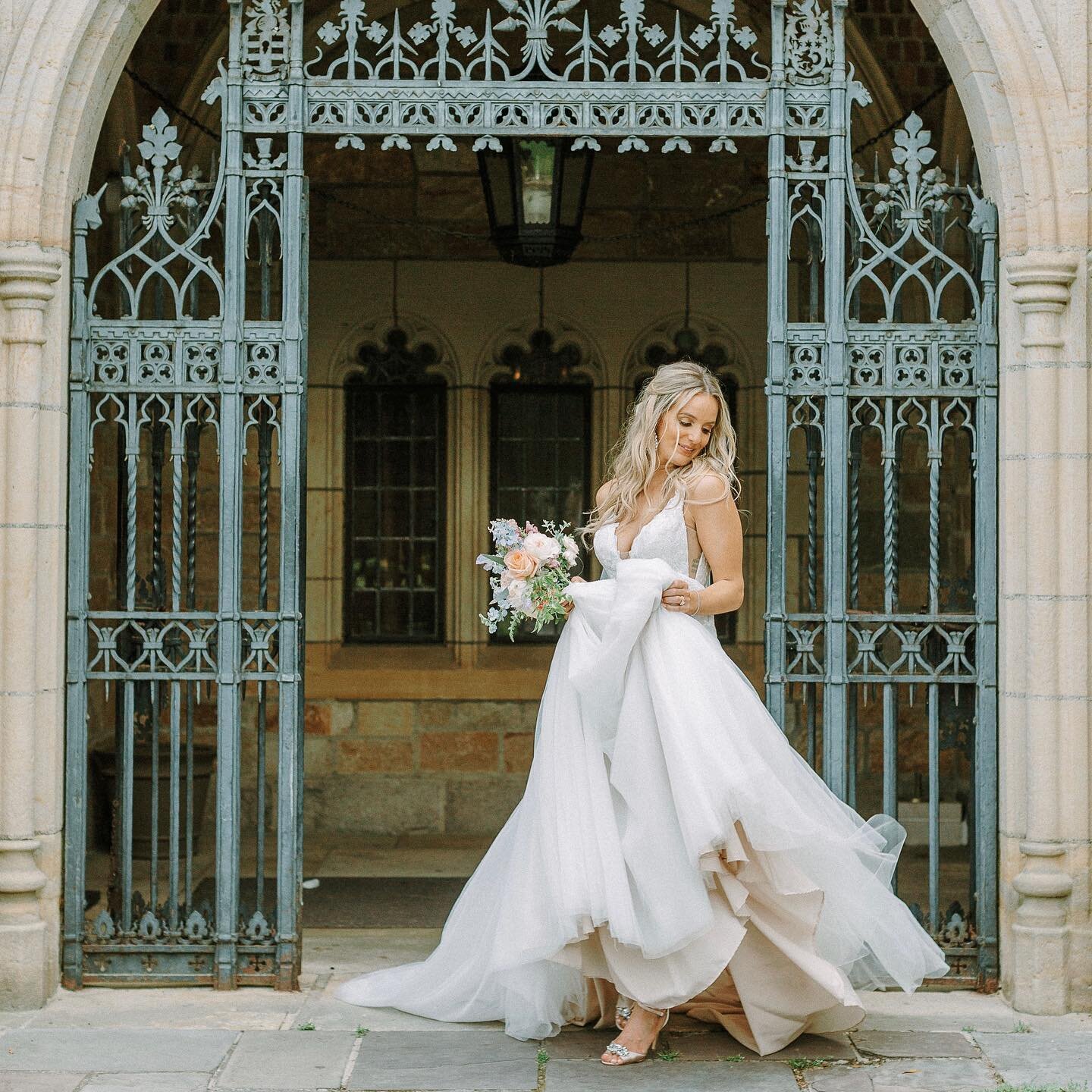 Brad and I are wheels up to Colorado today! We are so excited to see some dear friends and I can&rsquo;t wait to shoot a wedding at the end of the week in Colorado Springs. Yay! Here are some favorites from my wedding last weekend. Ya&rsquo;ll, I lov