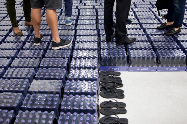 Nicolas Lobo, Bad soda/soft drunk , 2014, installation view