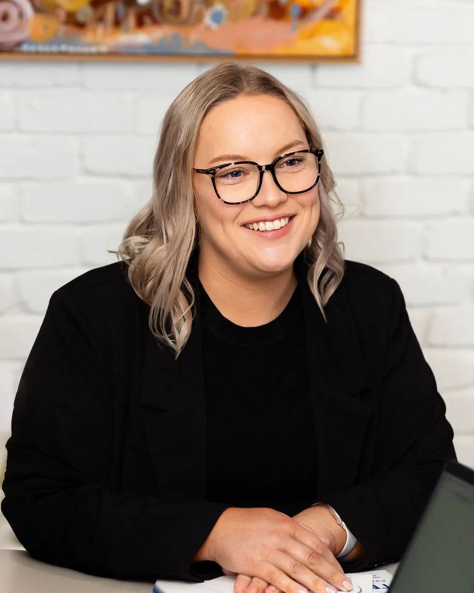 Wealthy Women Wednesdays &ndash; How having the right broker on your side &ndash; helps to smash your property goals!!

Emily Robertson - 

Based in Gippsland, Emily operates as part of TMFG, often working closely with fellow broker Belinda.

She is 