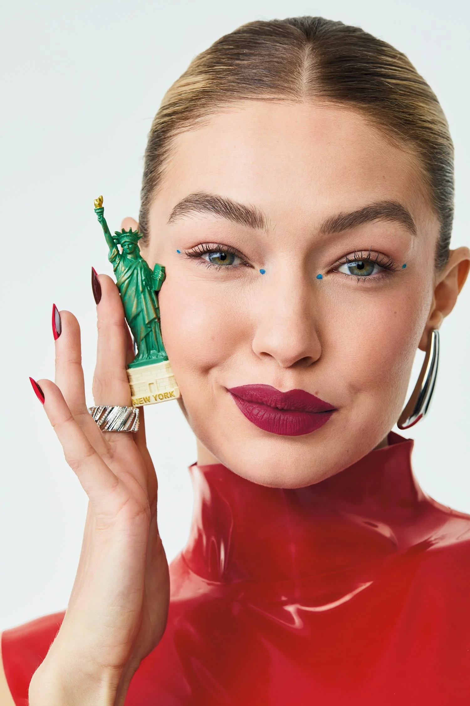 DDL24-12126766_LipstickDay_Gigi_Founder_BTY_rev_v2.jpg